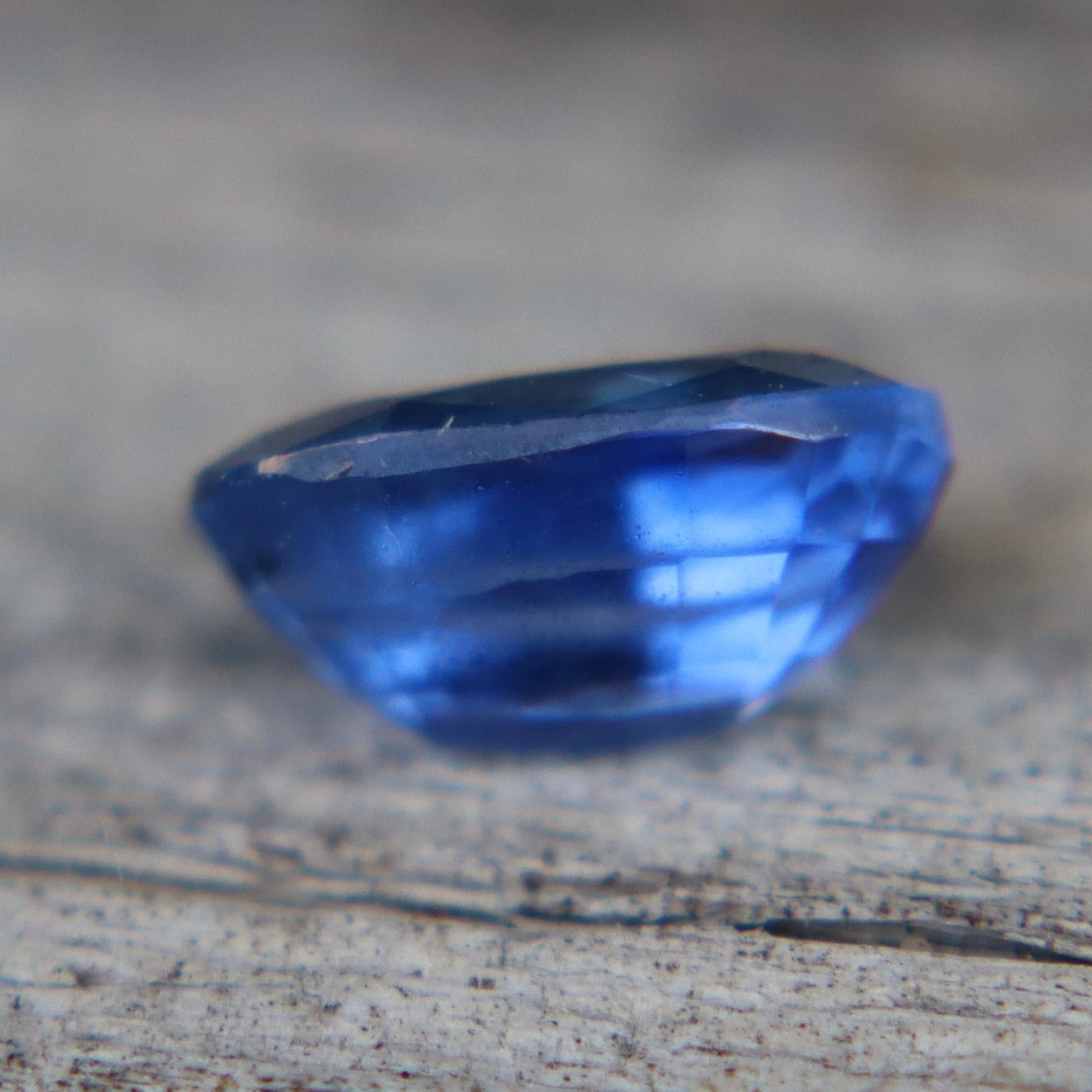 Natural Blue Sapphire | 0.88 Carat Oval Cut | Unheated | Ceylon Origin - Sapphirepal