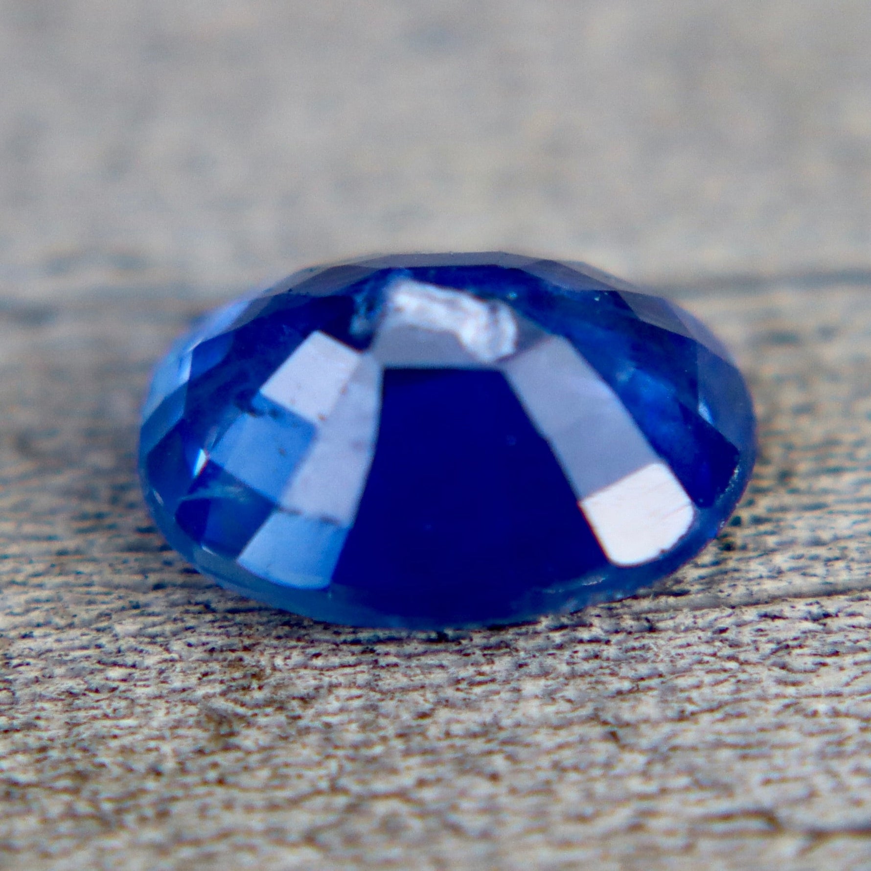 Natural Blue Sapphire | 1.57 Carat Oval Cut | Unheated | Ceylon Origin - Sapphirepal