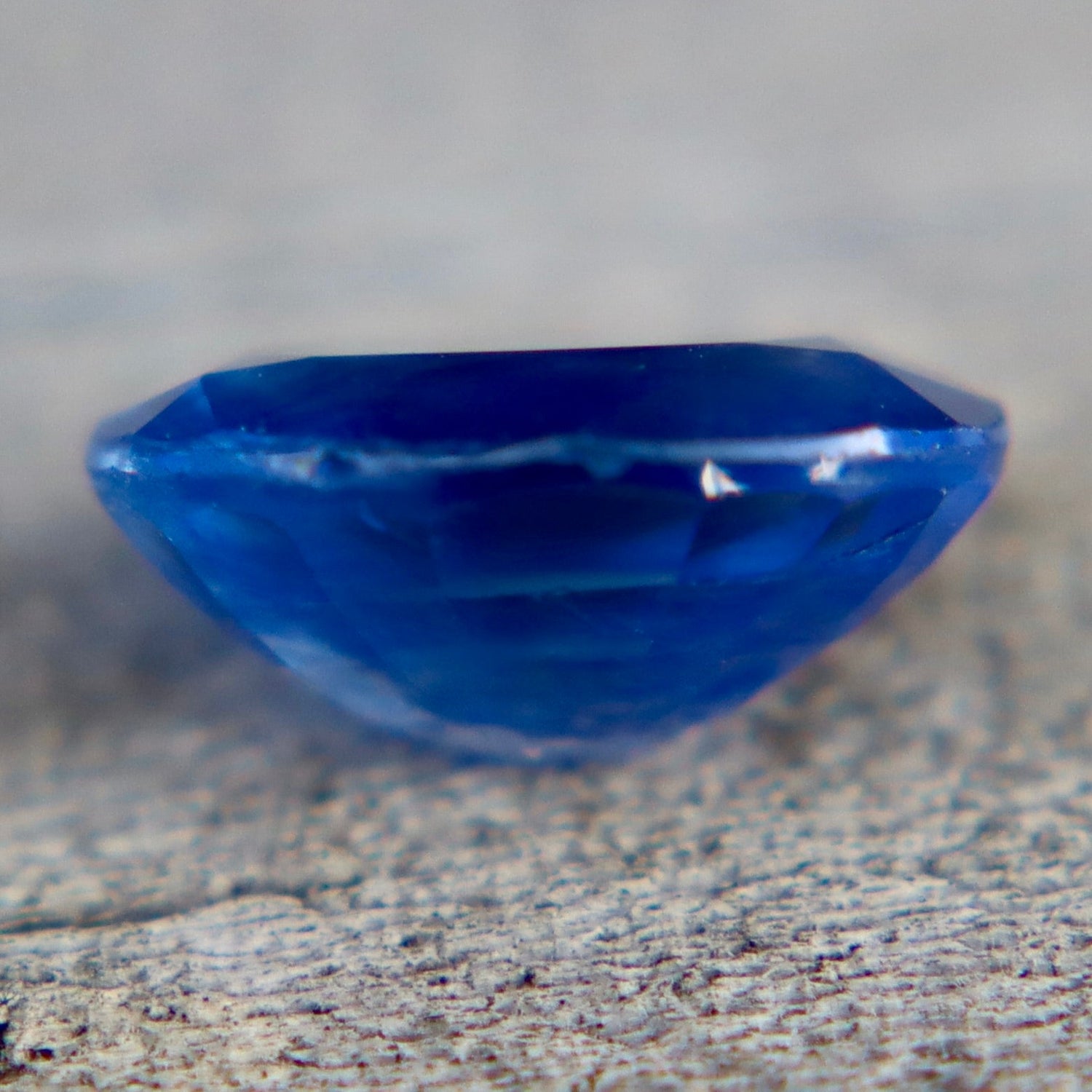Natural Blue Sapphire | 1.57 Carat Oval Cut | Unheated | Ceylon Origin - Sapphirepal