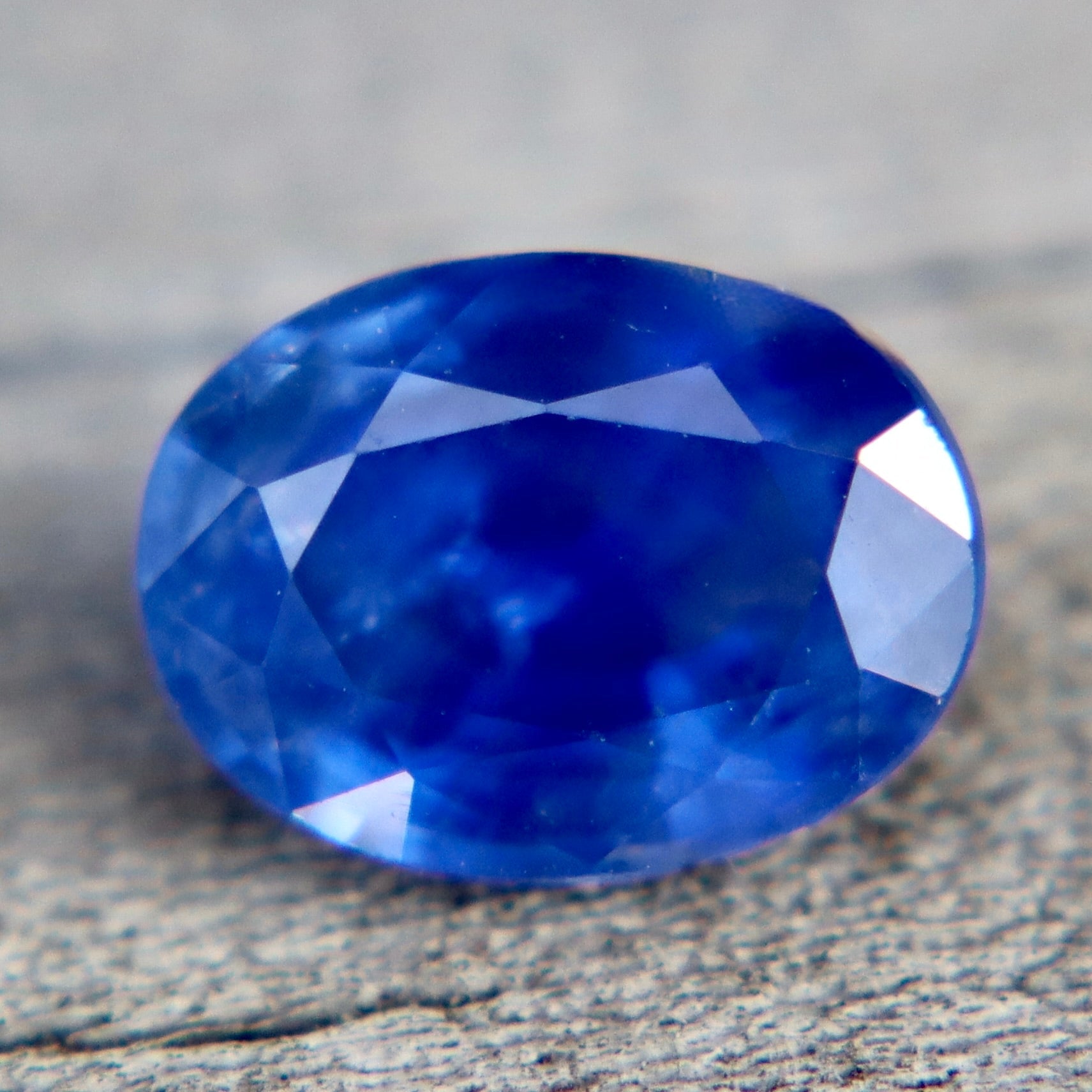 Natural Blue Sapphire | 1.57 Carat Oval Cut | Unheated | Ceylon Origin - Sapphirepal