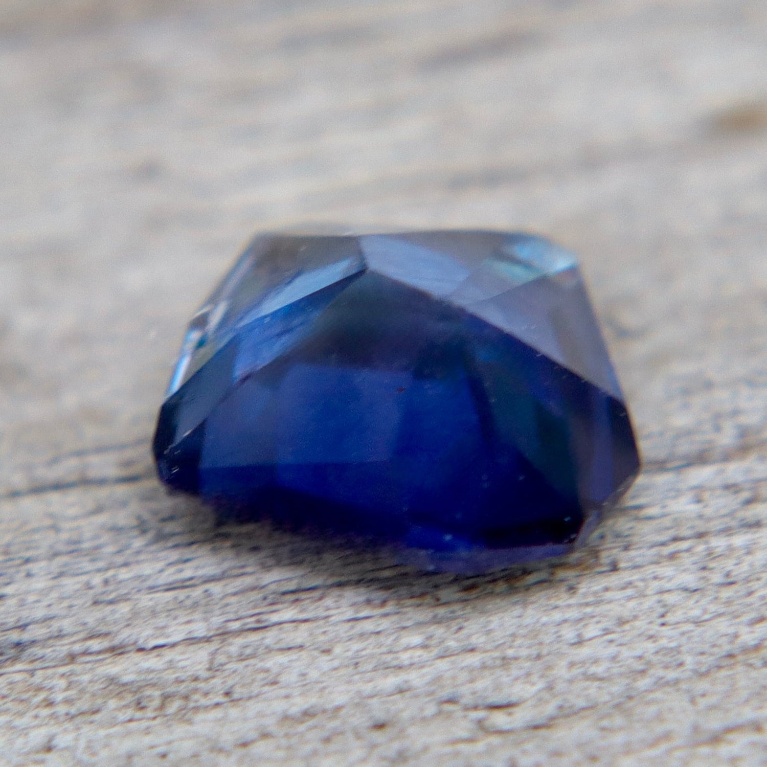 Natural Blue Sapphire | Freeform Cut | 1 Carat | Ceylon - Sapphirepal