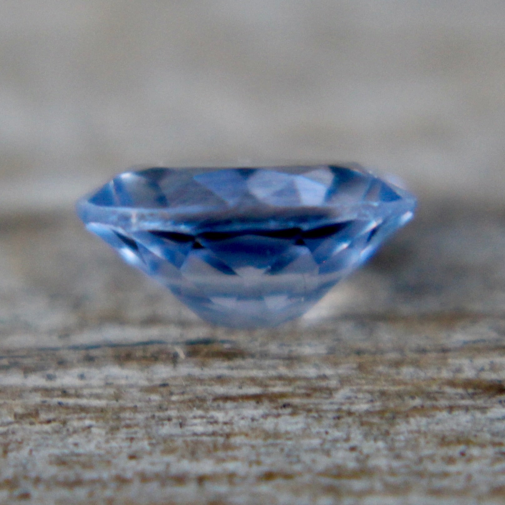 Heated natural blue sapphire VS clarity 5.58x4.12mm loose gemstone