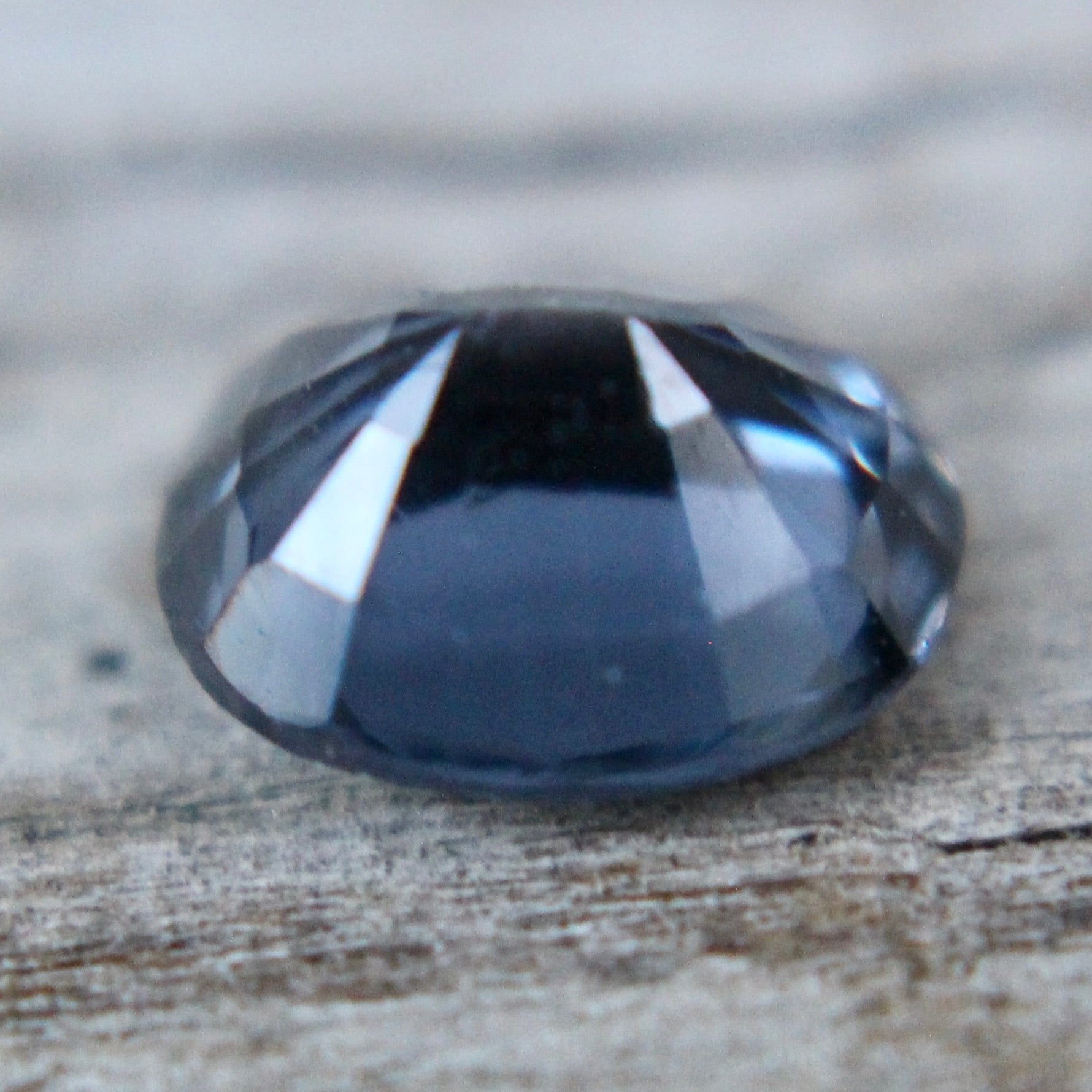 Oval blue spinel 6.91×5.68 mm VVS clarity loose gemstone for engagement rings