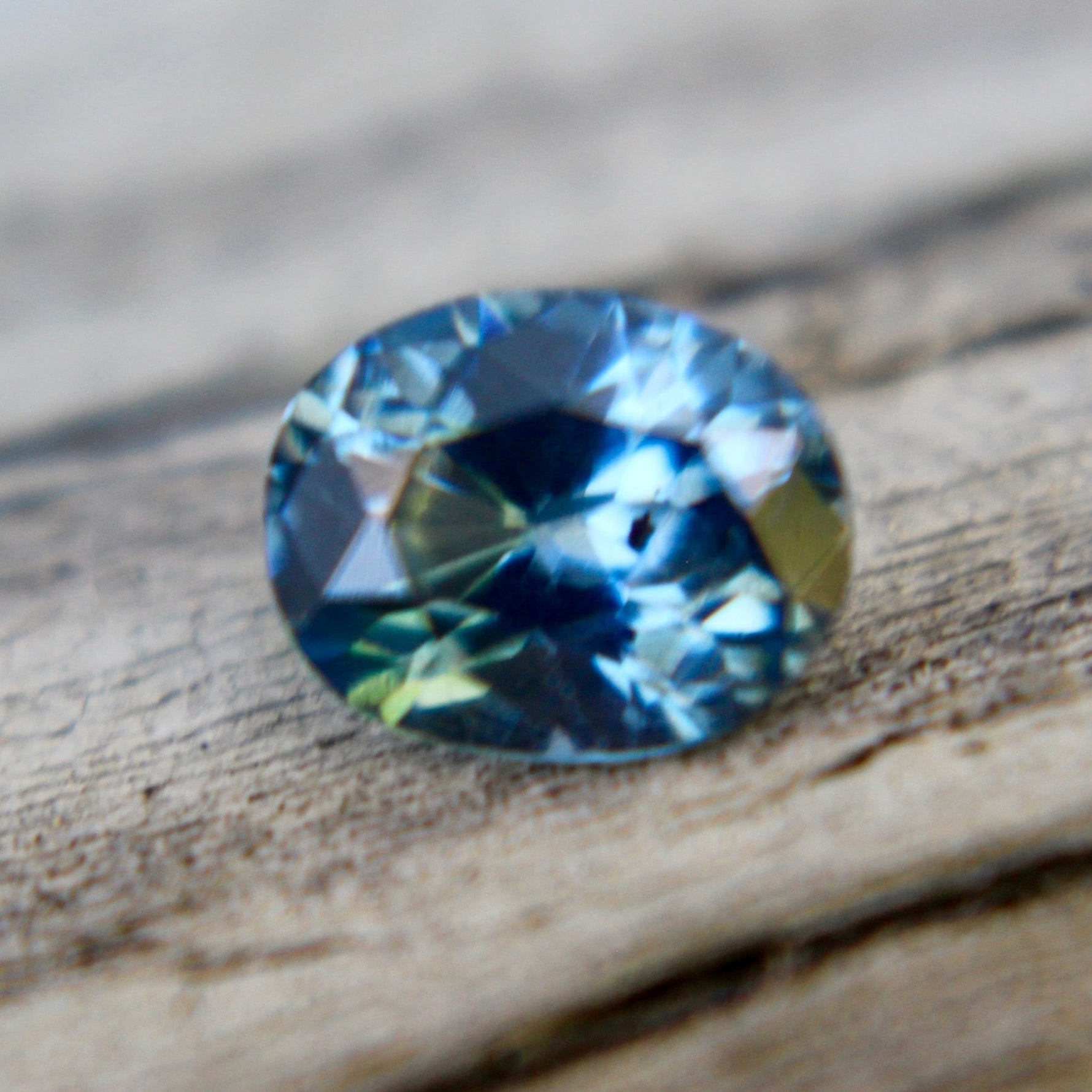 Natural Bluish Green Sapphire - Sapphirepal