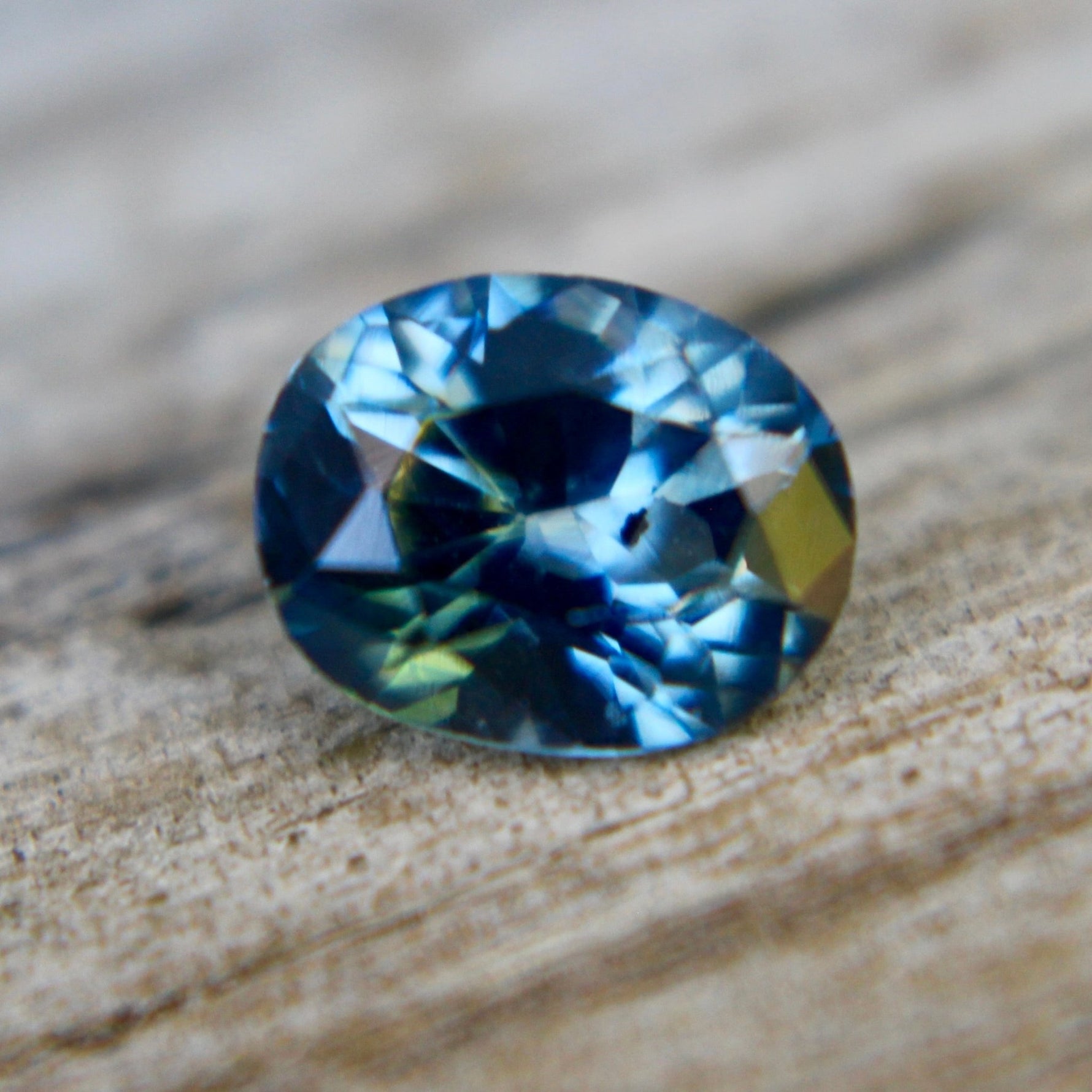 Natural Bluish Green Sapphire - Sapphirepal