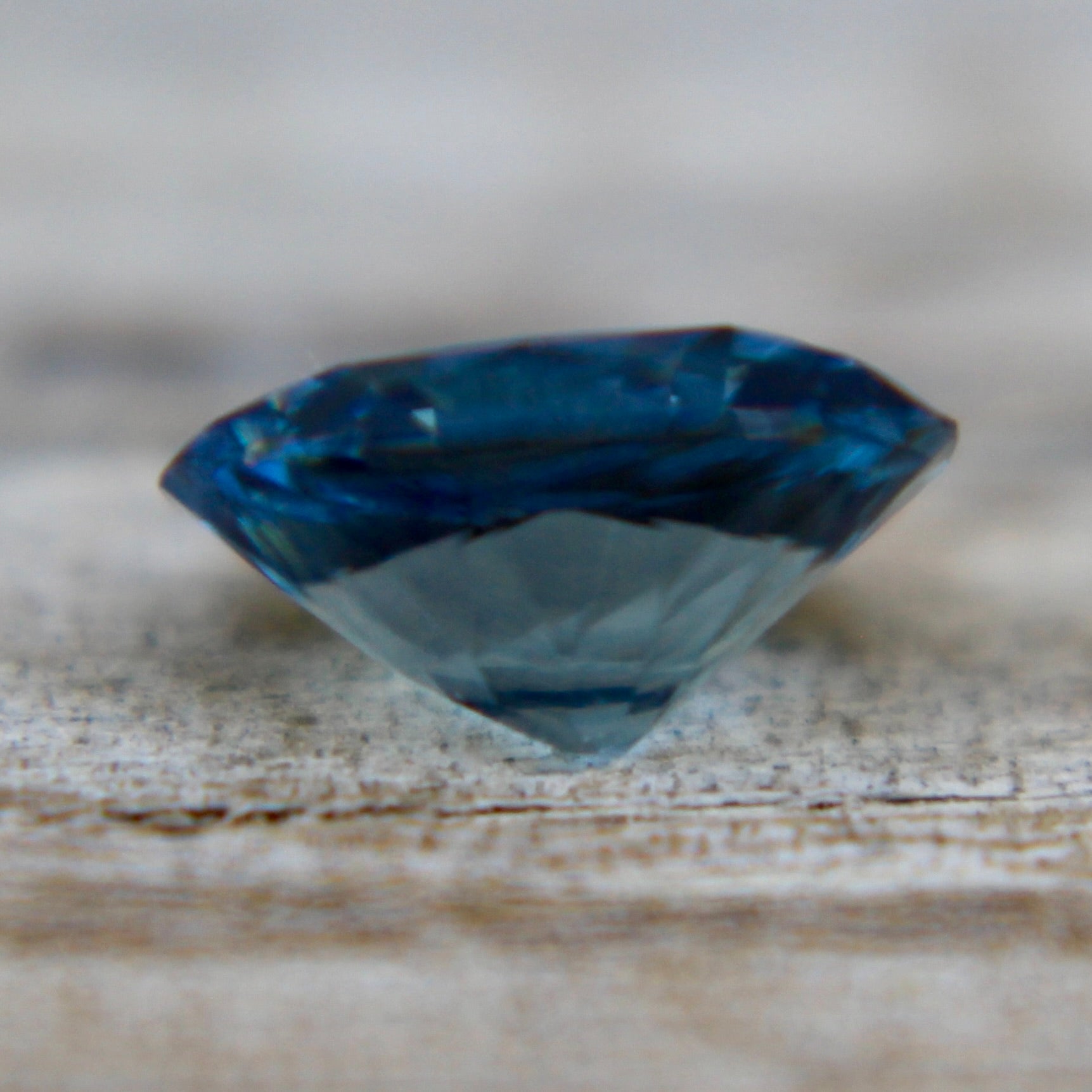Natural Bluish Green Sapphire - Sapphirepal