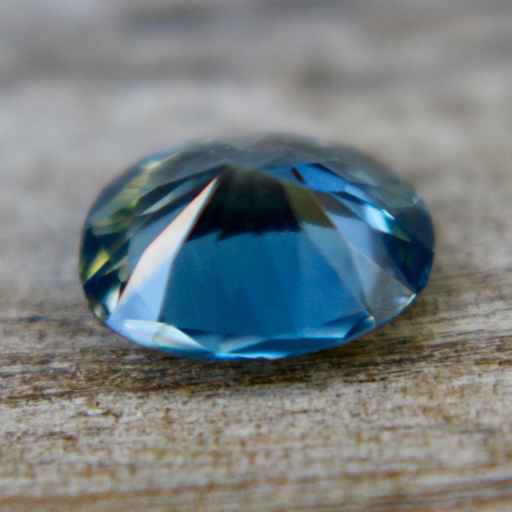 Natural Bluish Green Sapphire - Sapphirepal