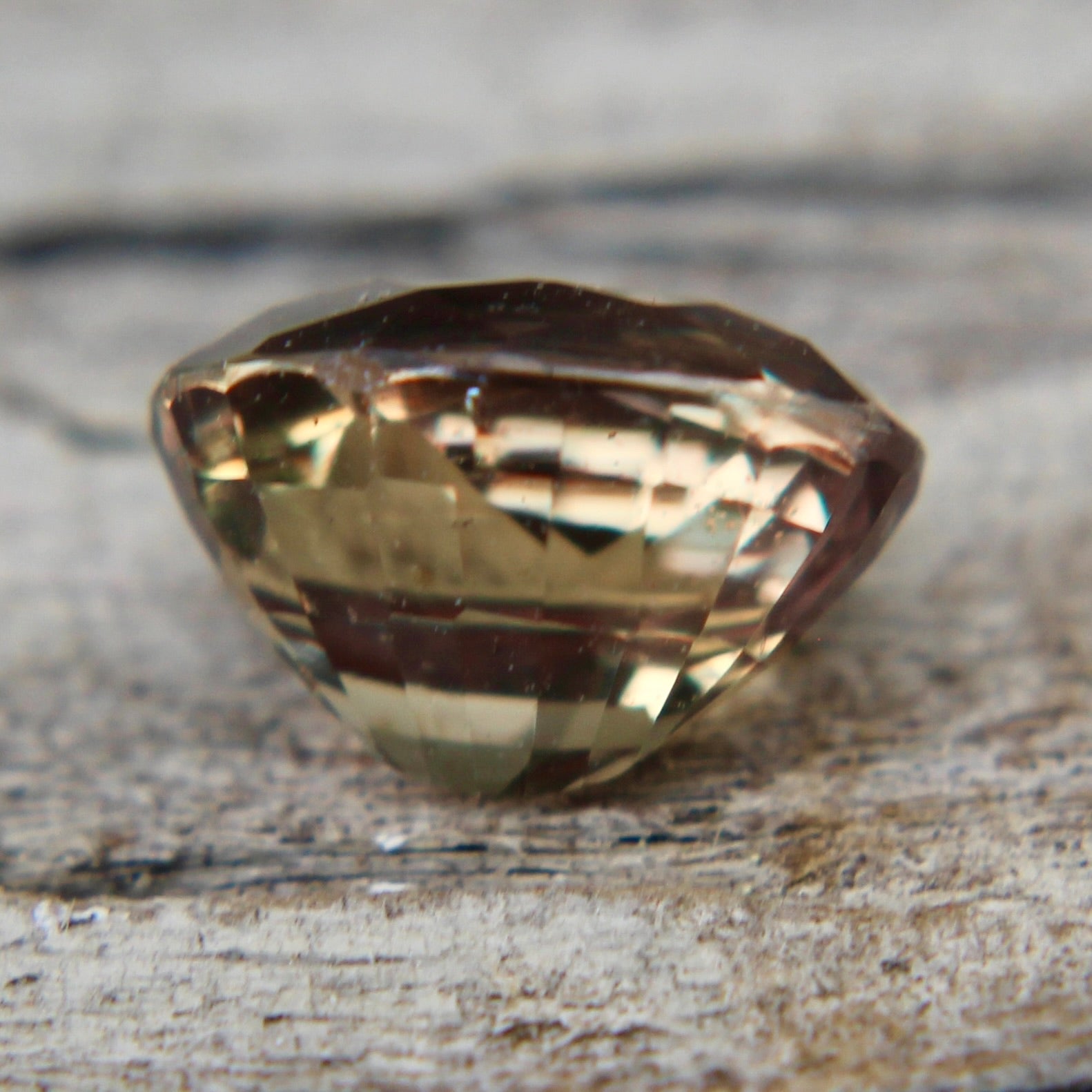 Natural Brown Sapphire - Sapphirepal