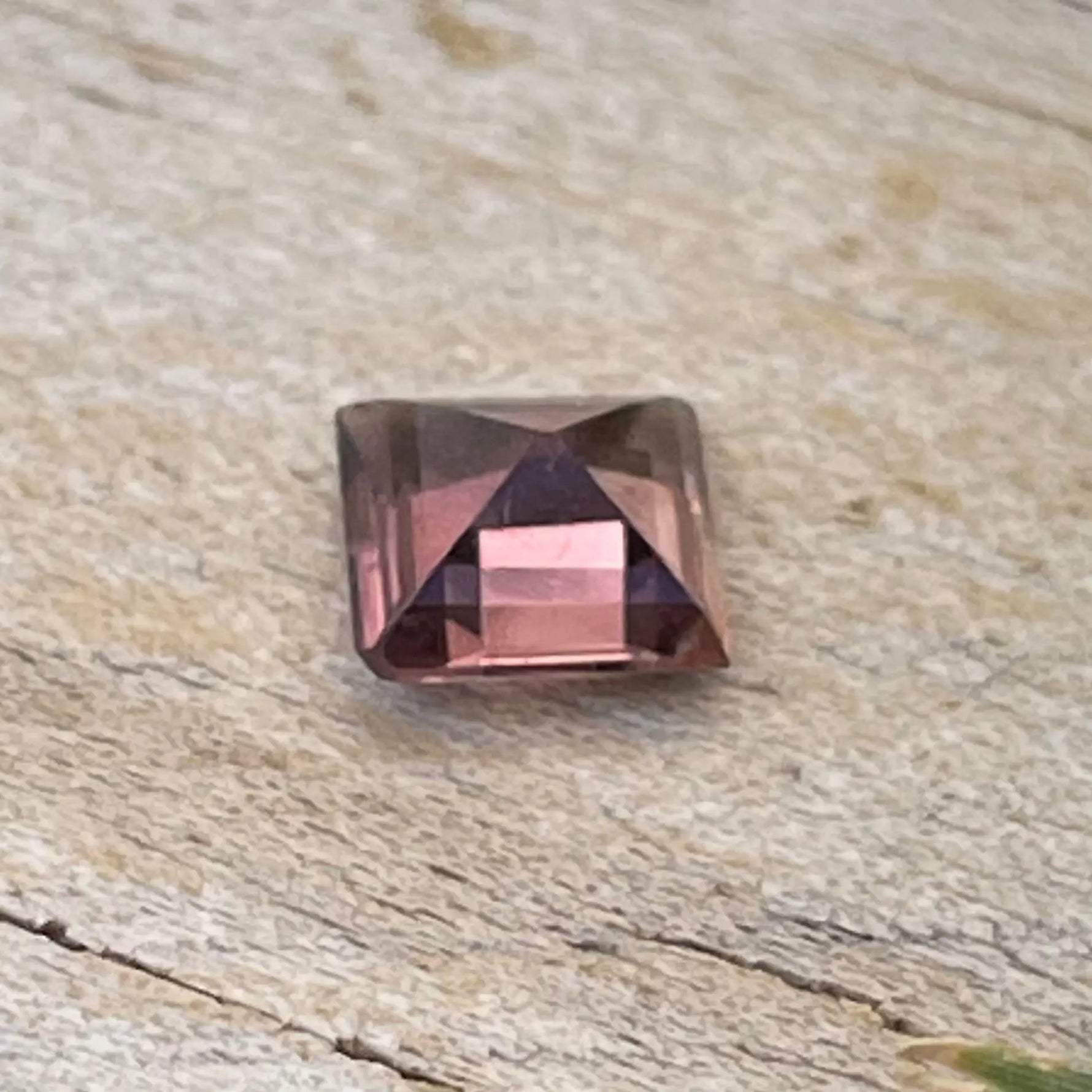 Natural Brown Sapphire - Sapphirepal