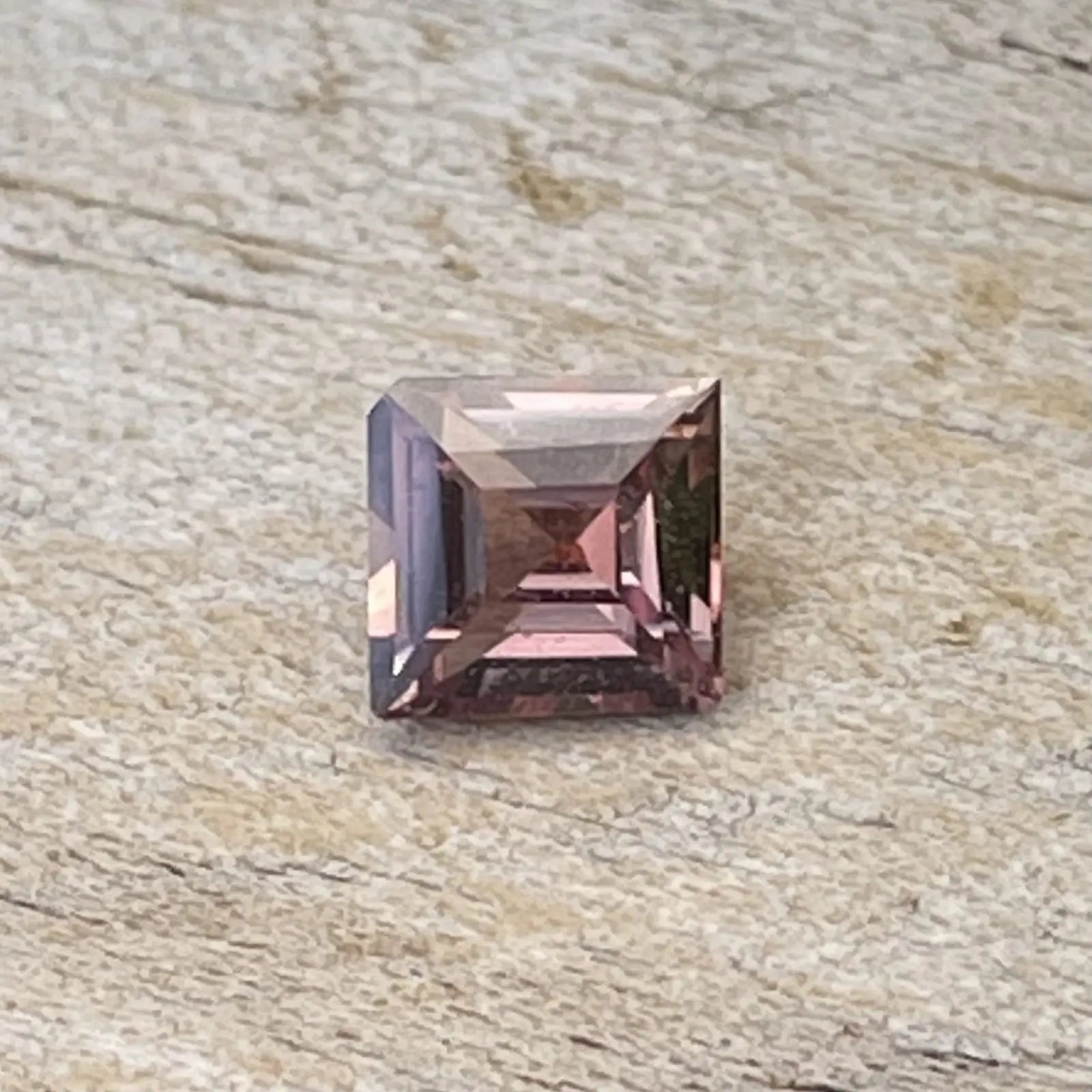 Natural Brown Sapphire - Sapphirepal