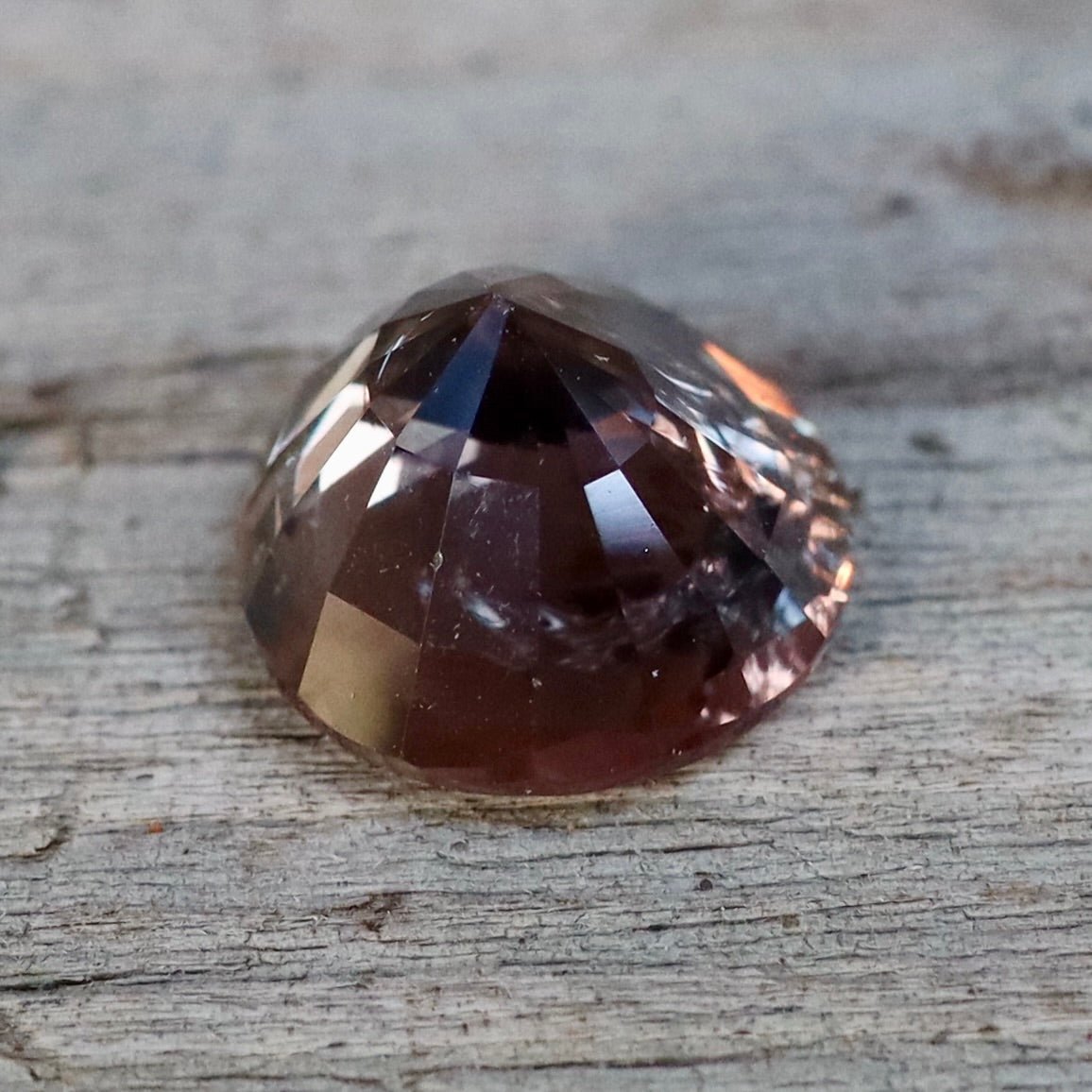 Natural Brown Sapphire - Sapphirepal