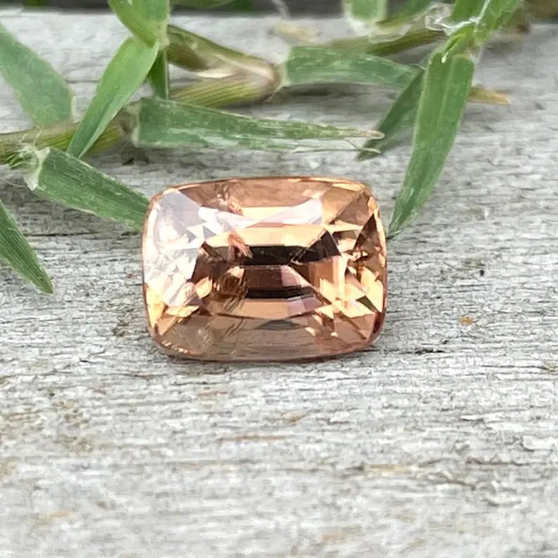Natural Brown Zircon - Sapphirepal