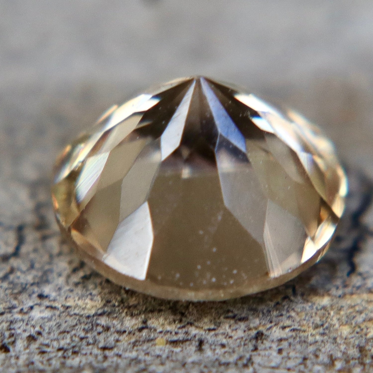 Natural Brownish Yellow Zircon | Round Cut | 1.31 Carat - Sapphirepal