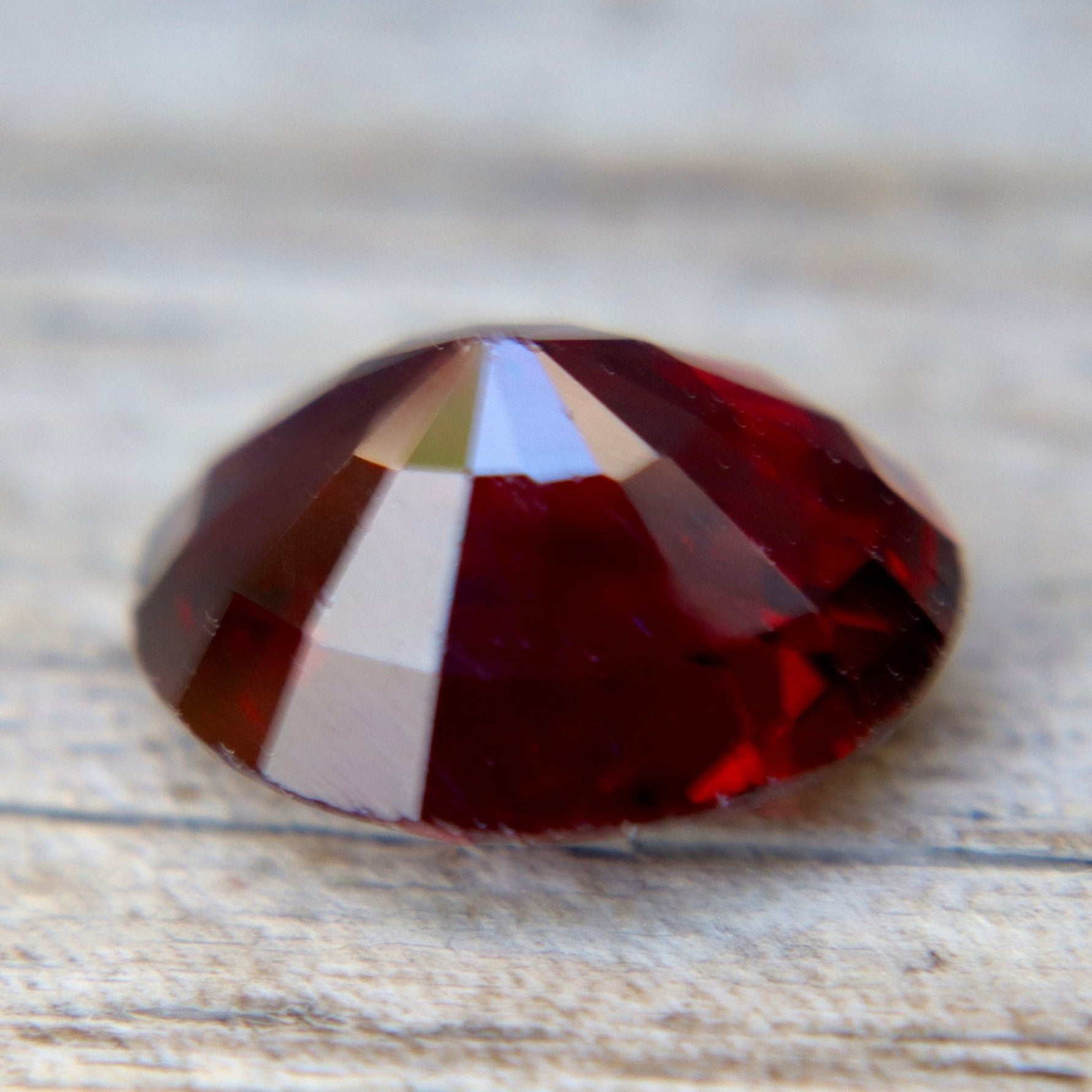 Natural Ceylon Garnet 3.01 Carat Oval Cut Eye Clean Loose Gemstone - Sapphirepal