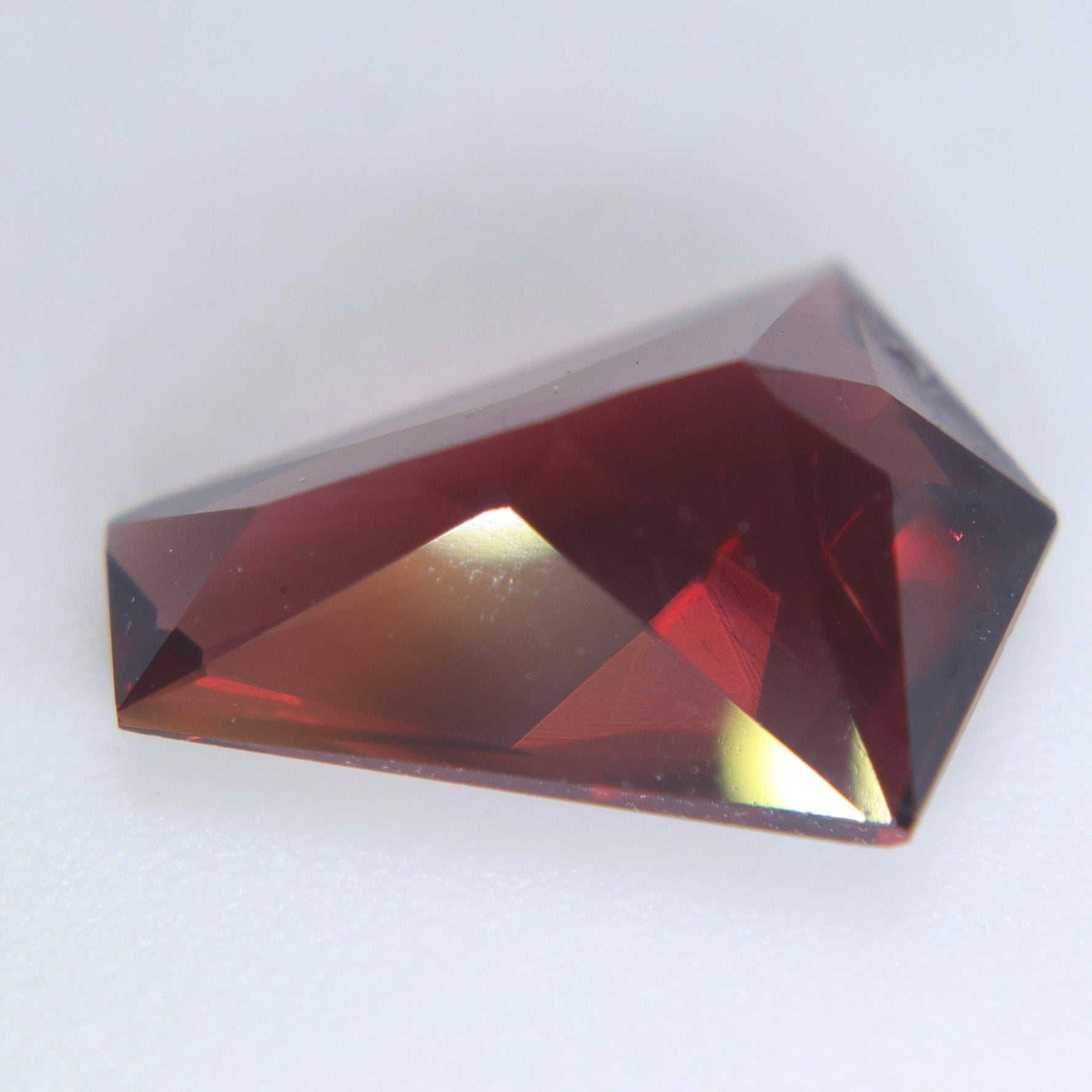 Natural Ceylon Garnet 3.04 ct Modified Shield Cut Loose Gemstone - Sapphirepal