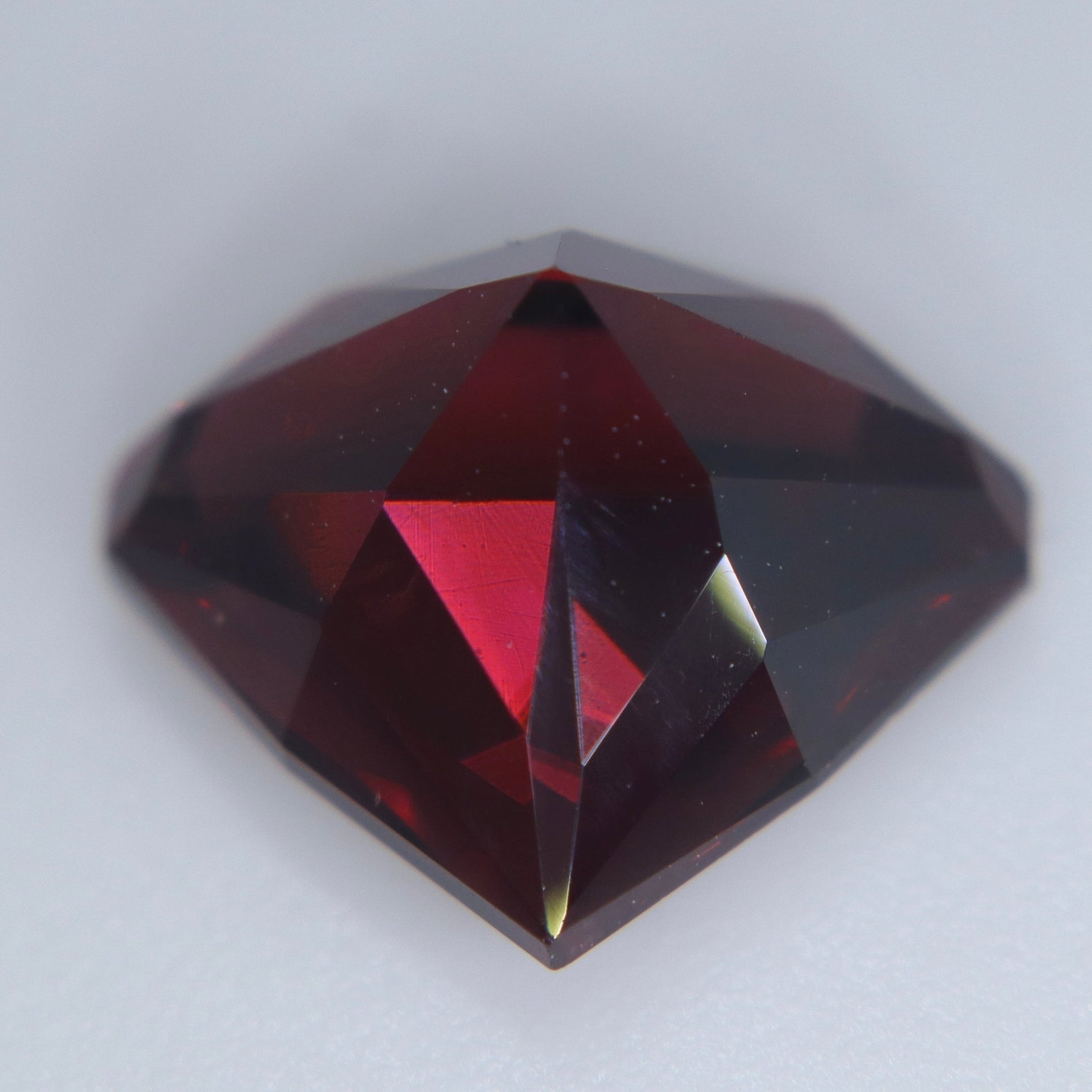 Natural Ceylon Garnet 4.38 Carat Modified Trillion Cut Loose Gemstone - Sapphirepal