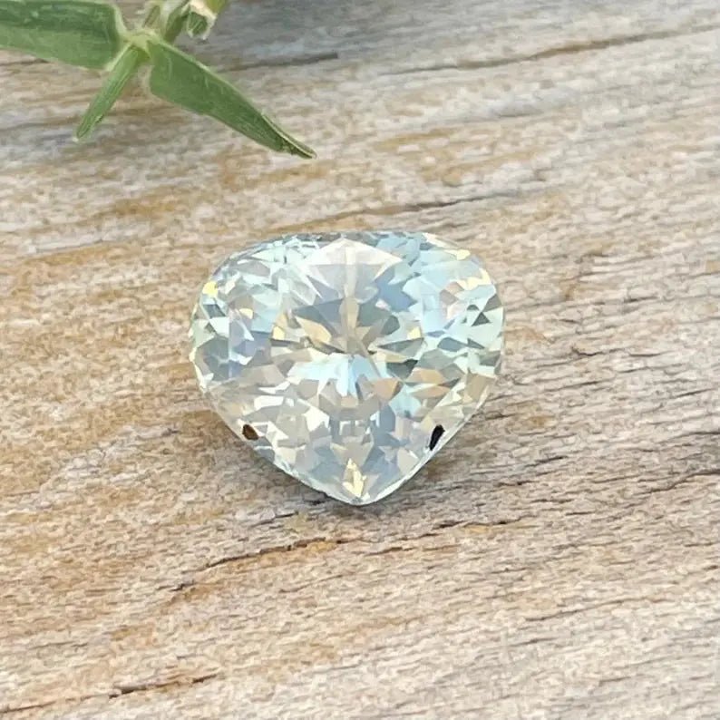 Natural Champagne Sapphire - Sapphirepal