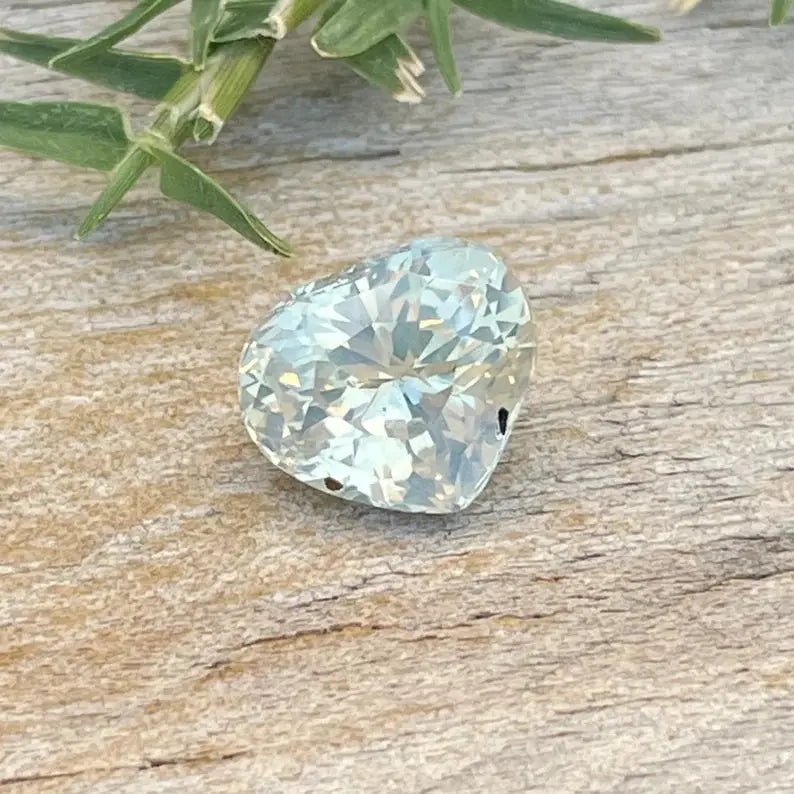 Natural Champagne Sapphire - Sapphirepal