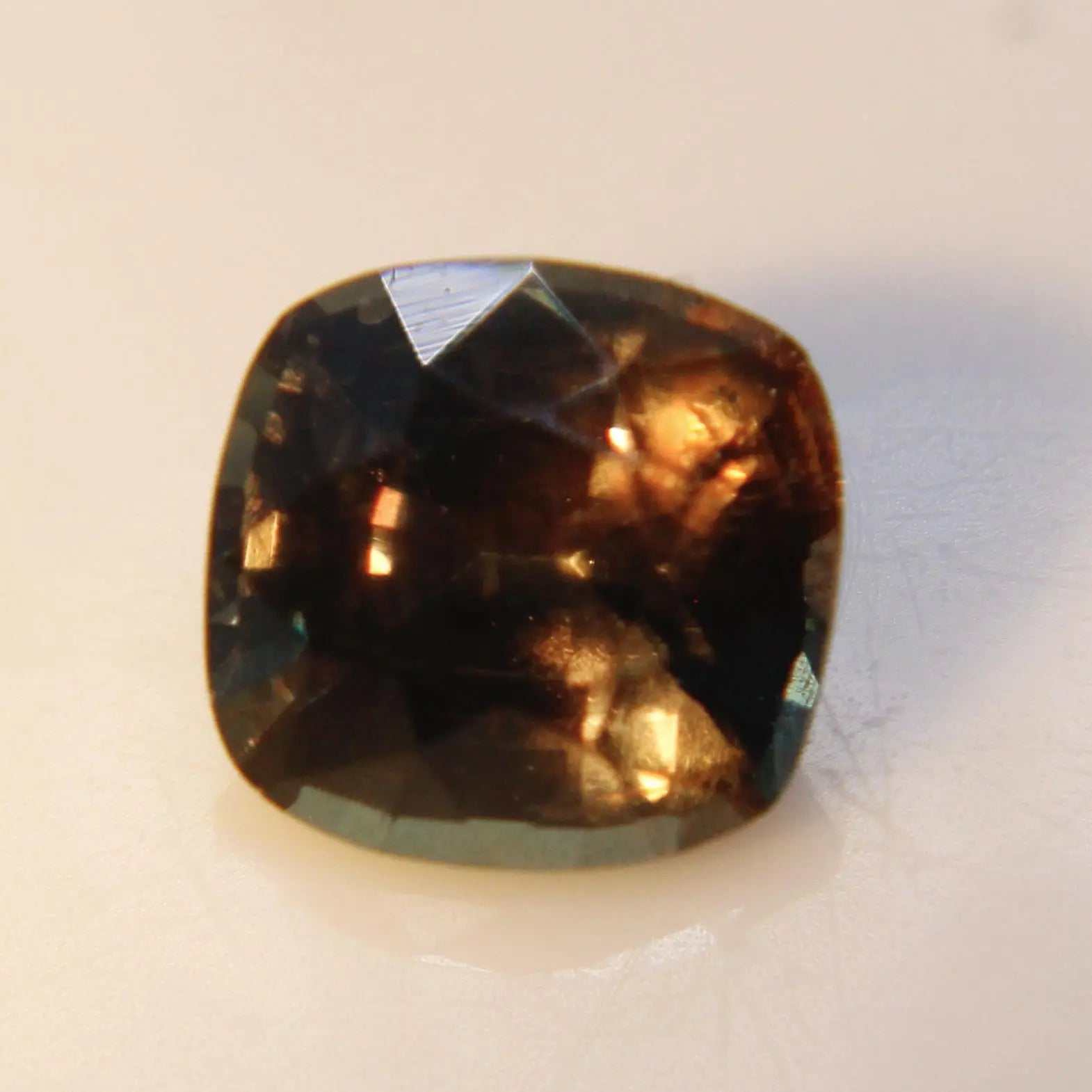 Natural Colour Change Sapphire - Sapphirepal