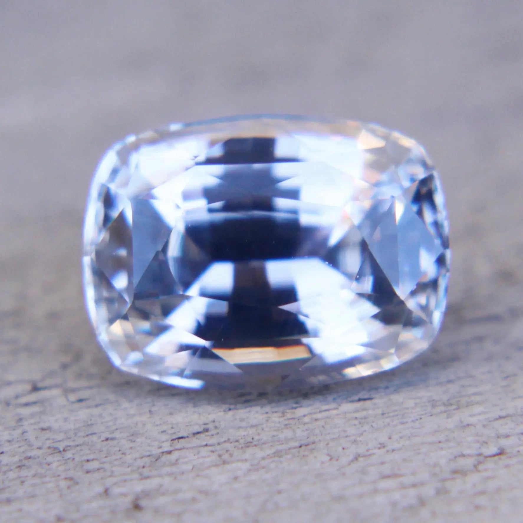 Natural Colourless Sapphire - Sapphirepal