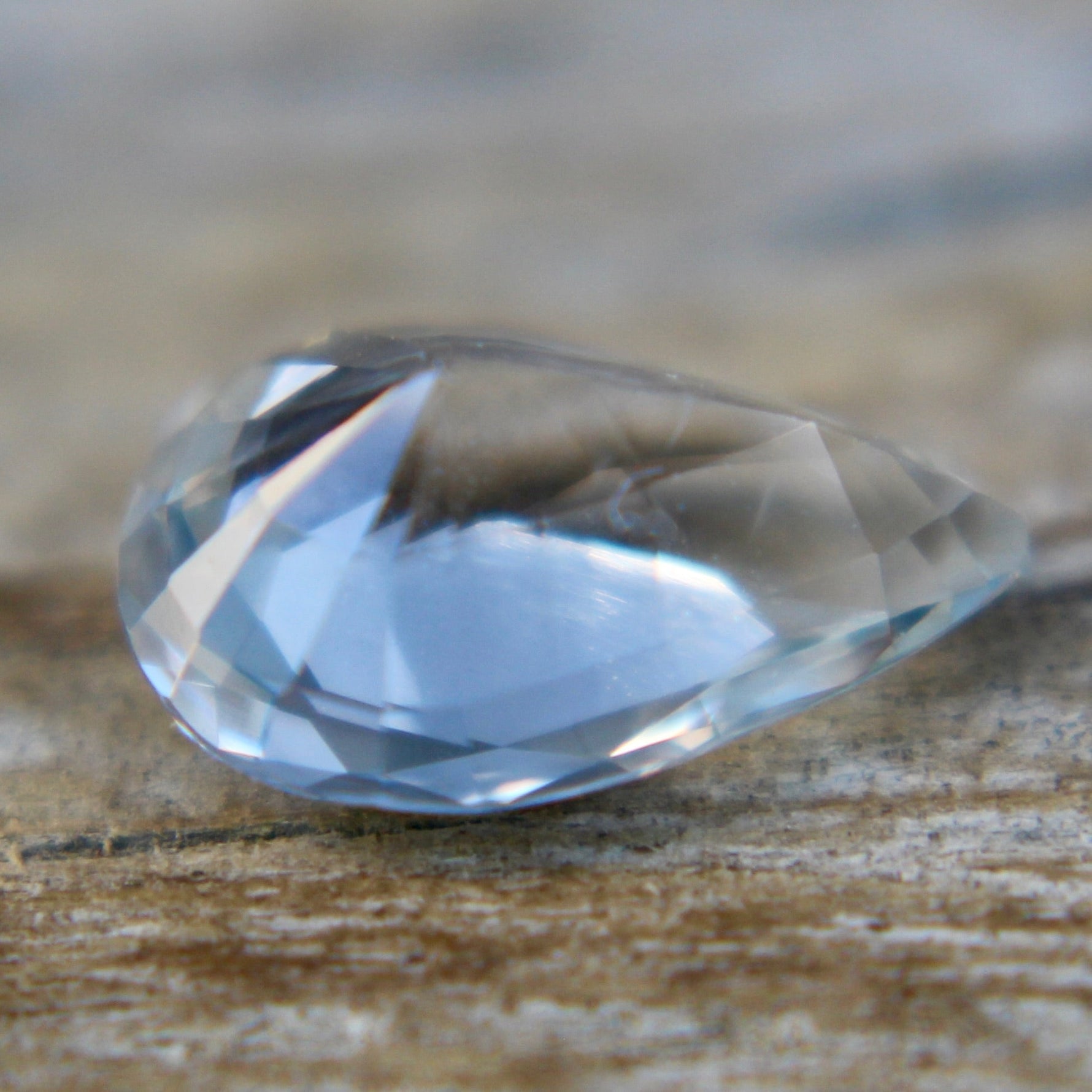 Natural Colourless Sapphire - Sapphirepal