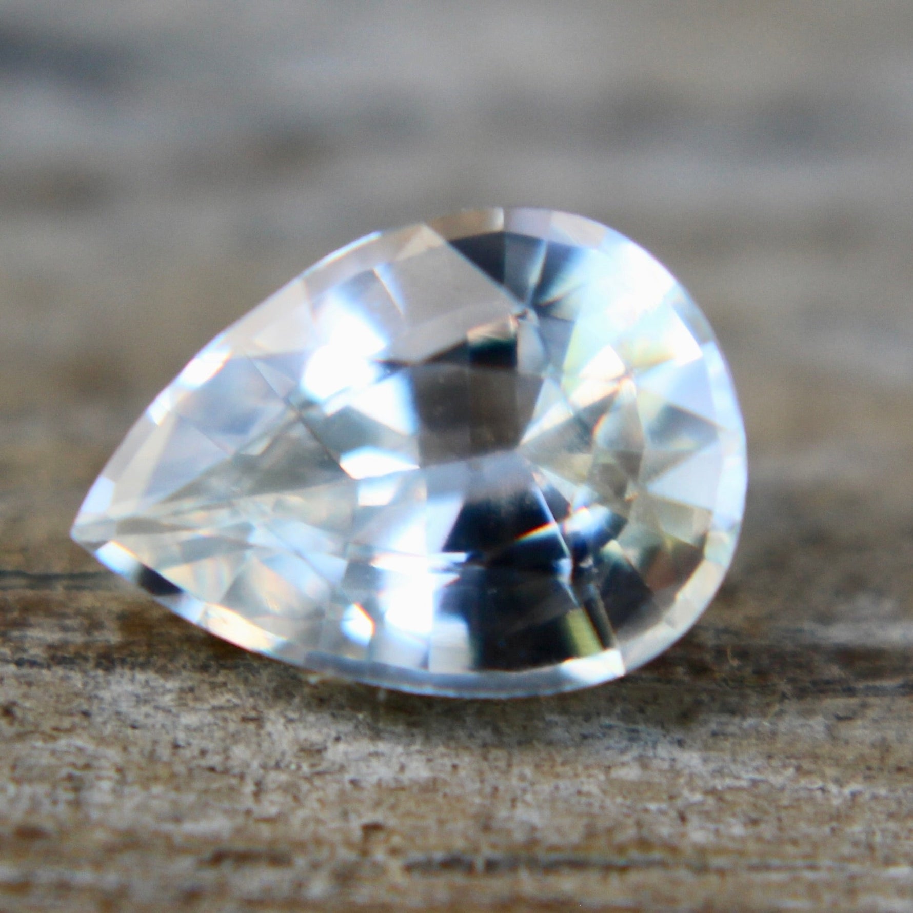 Natural Colourless Sapphire - Sapphirepal
