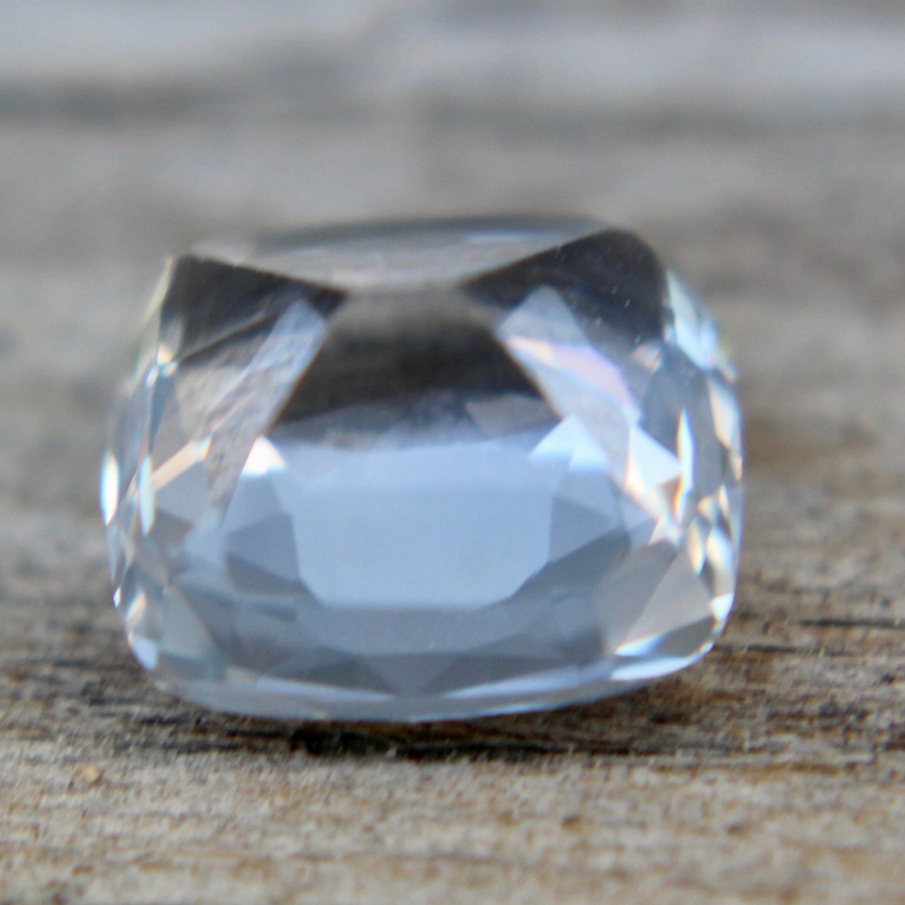 Natural Colourless Sapphire - Sapphirepal