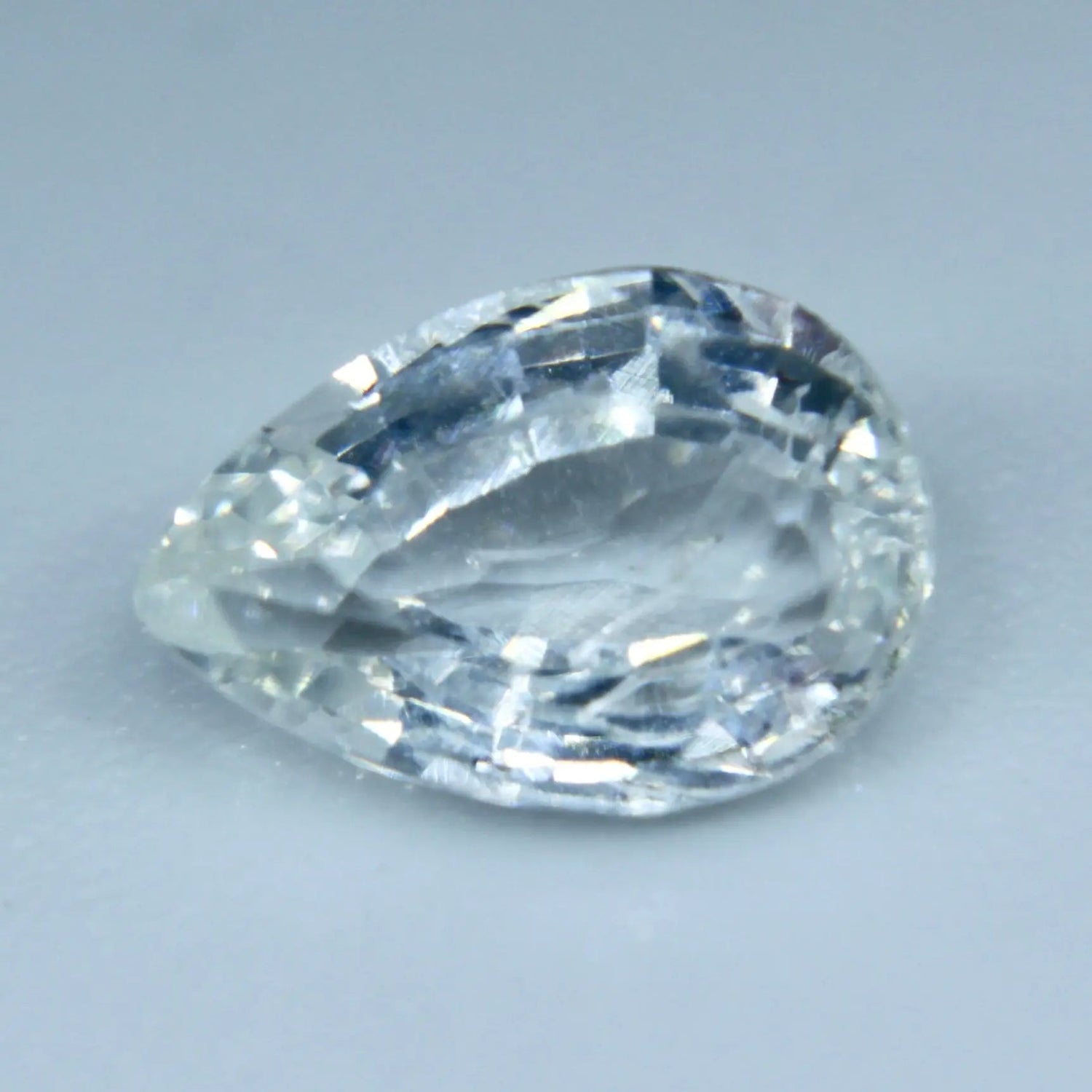Natural Colourless Sapphire - Sapphirepal