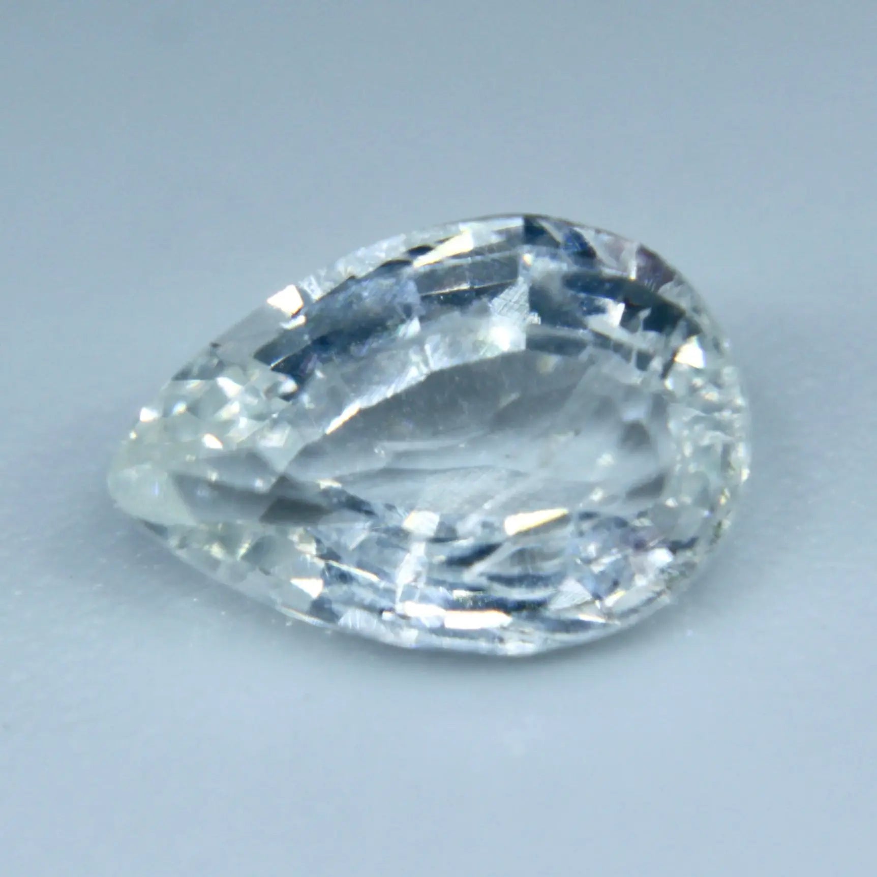 Natural Colourless Sapphire - Sapphirepal