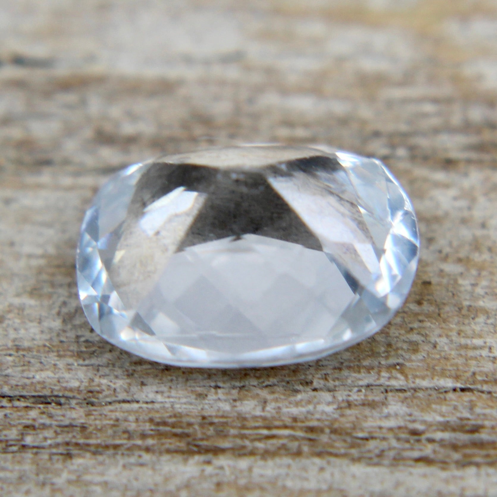 Natural Colourless Sapphire - Sapphirepal