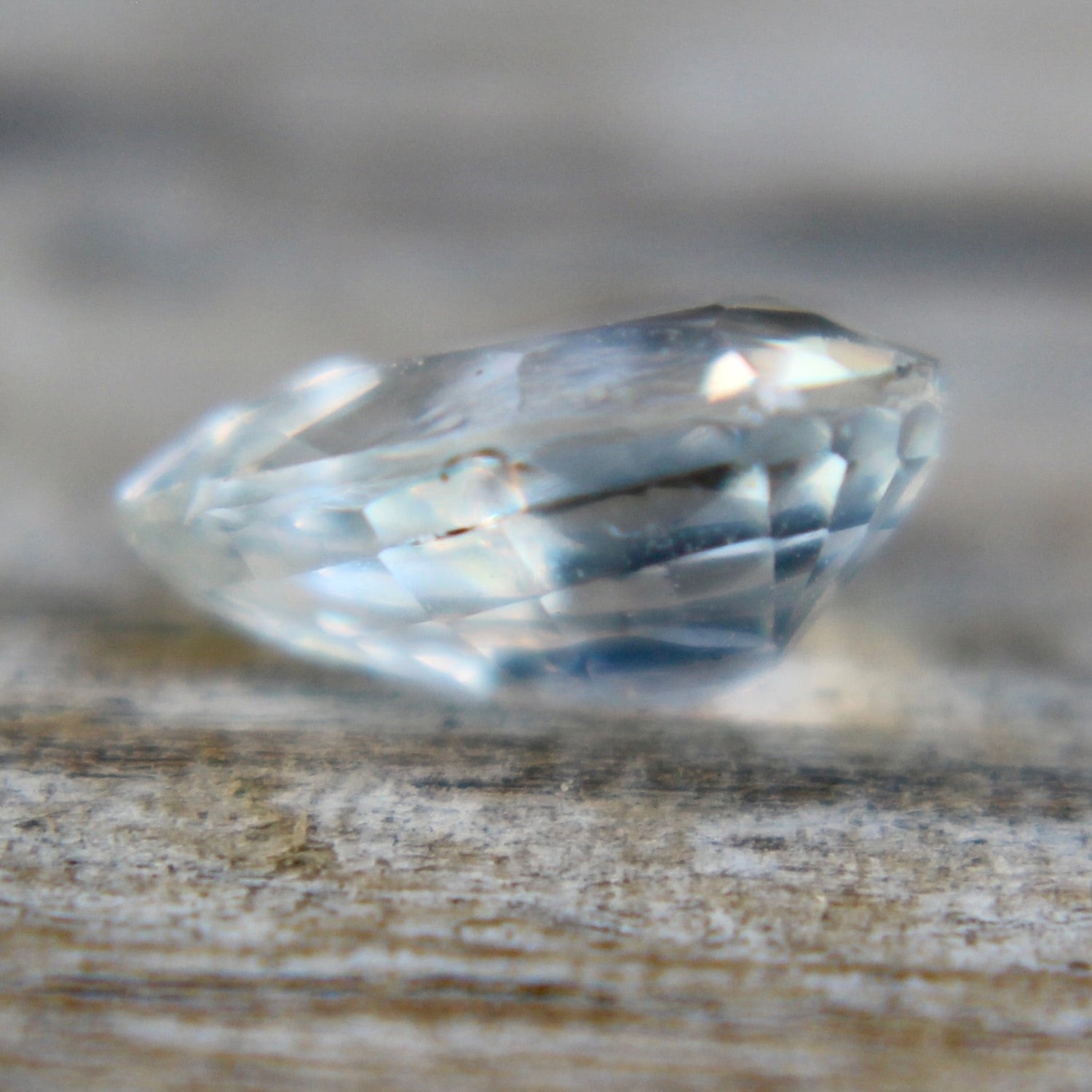 Ceylon white sapphire pear 7×5×3.5 mm – heated earth-sourced gemstone