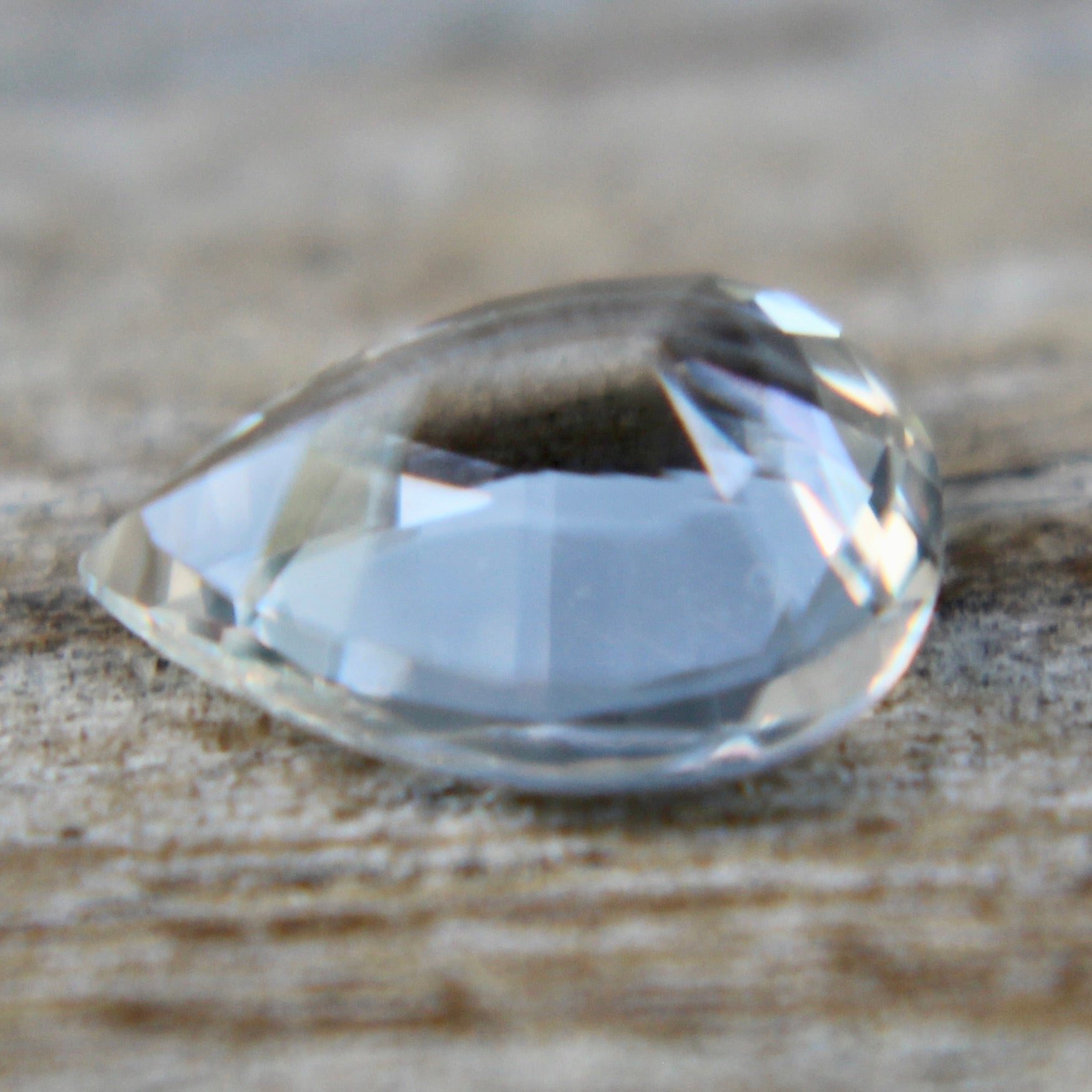 Natural Colourless Sapphire - Sapphirepal
