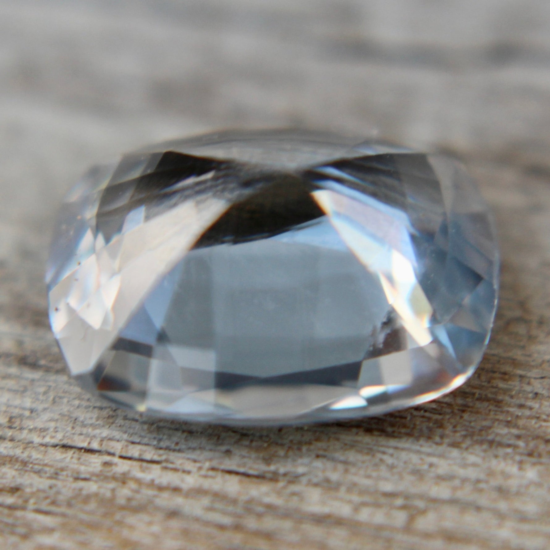 Brilliant colorless sapphire stone alternative to diamond
