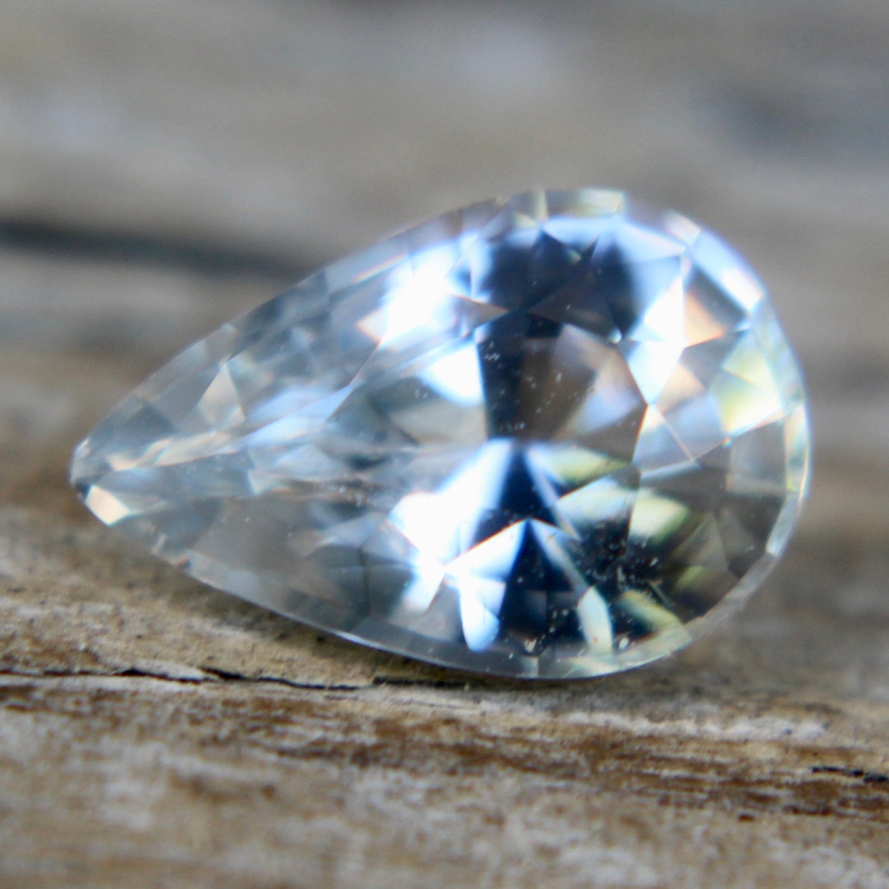 Natural Colourless Sapphire - Sapphirepal