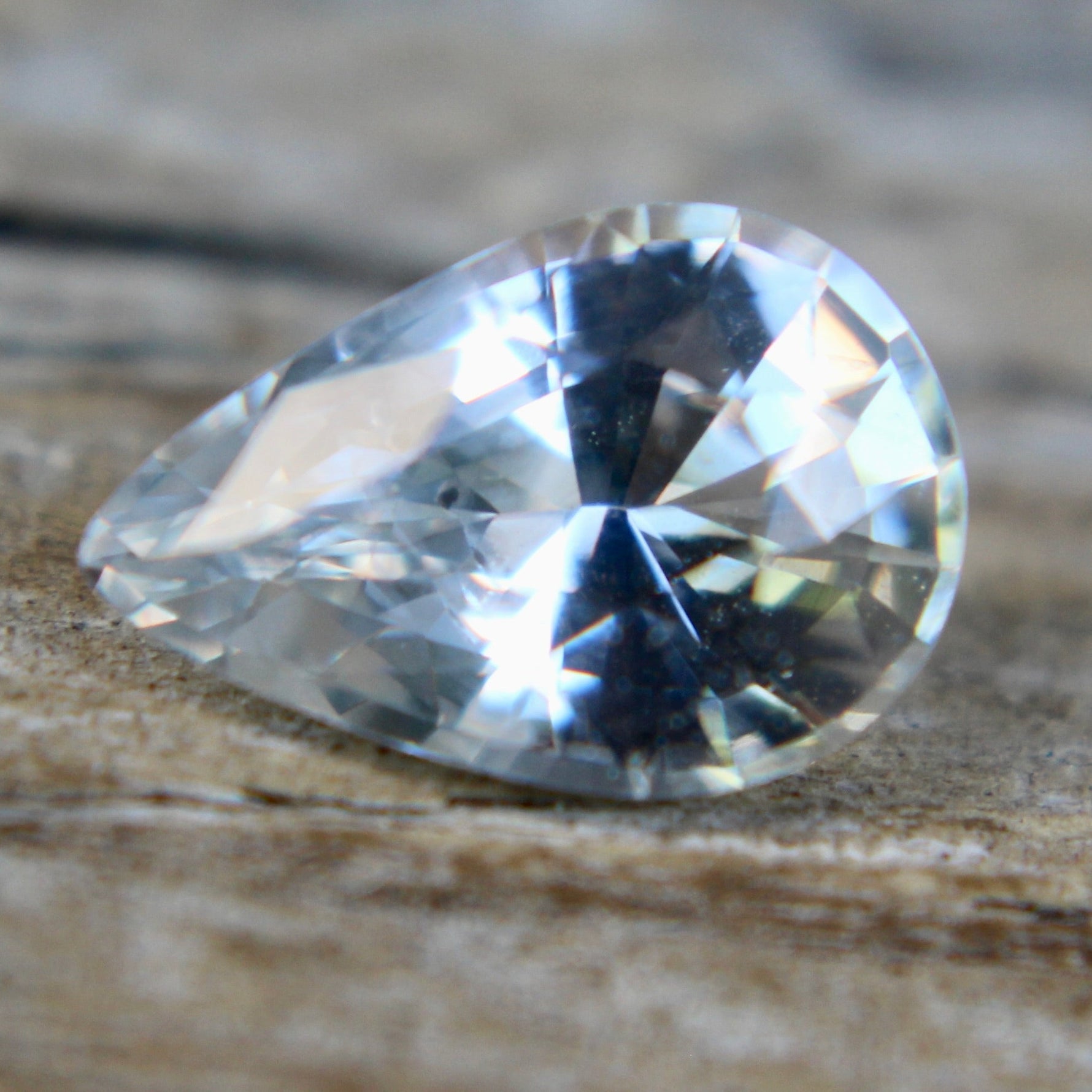 Natural Colourless Sapphire - Sapphirepal