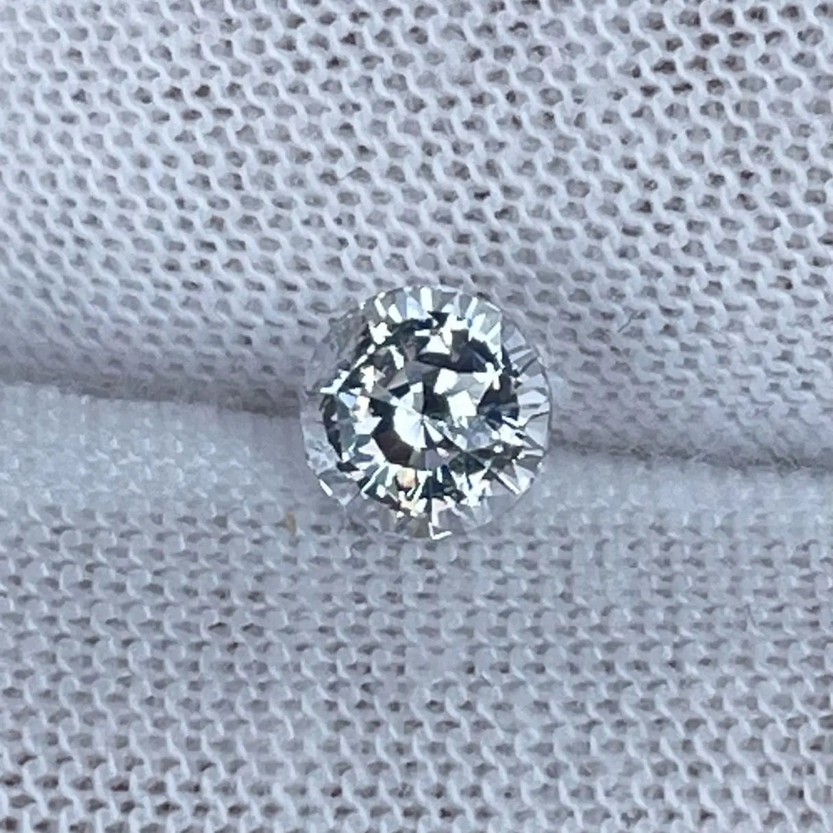 Natural Colourless Sapphire - Sapphirepal