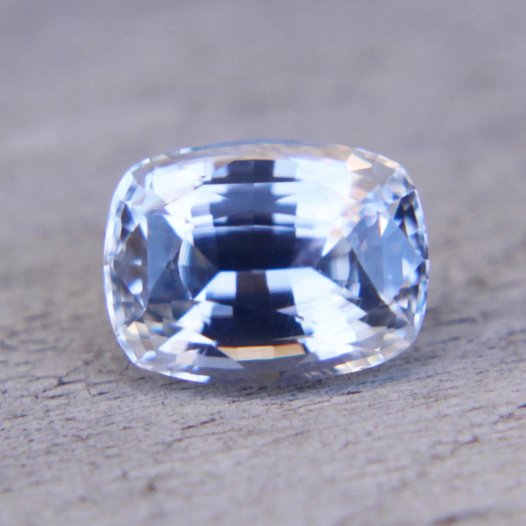 Natural Colourless Sapphire - Sapphirepal