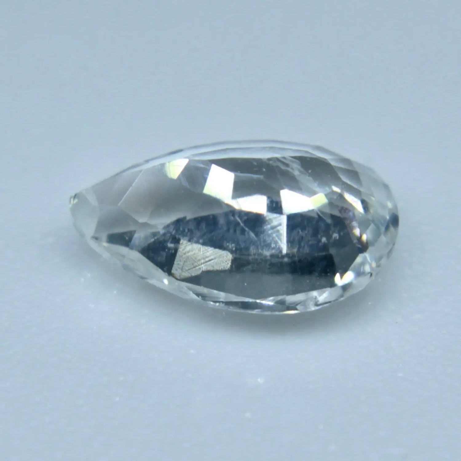 Natural Colourless Sapphire - Sapphirepal