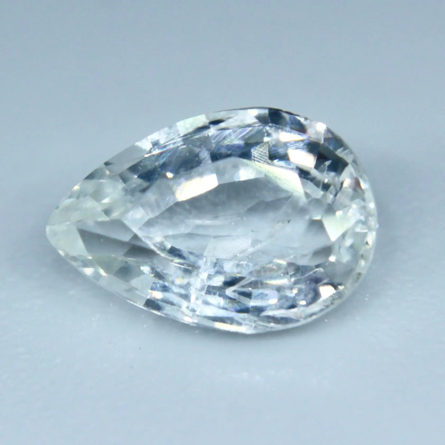 Natural Colourless Sapphire - Sapphirepal