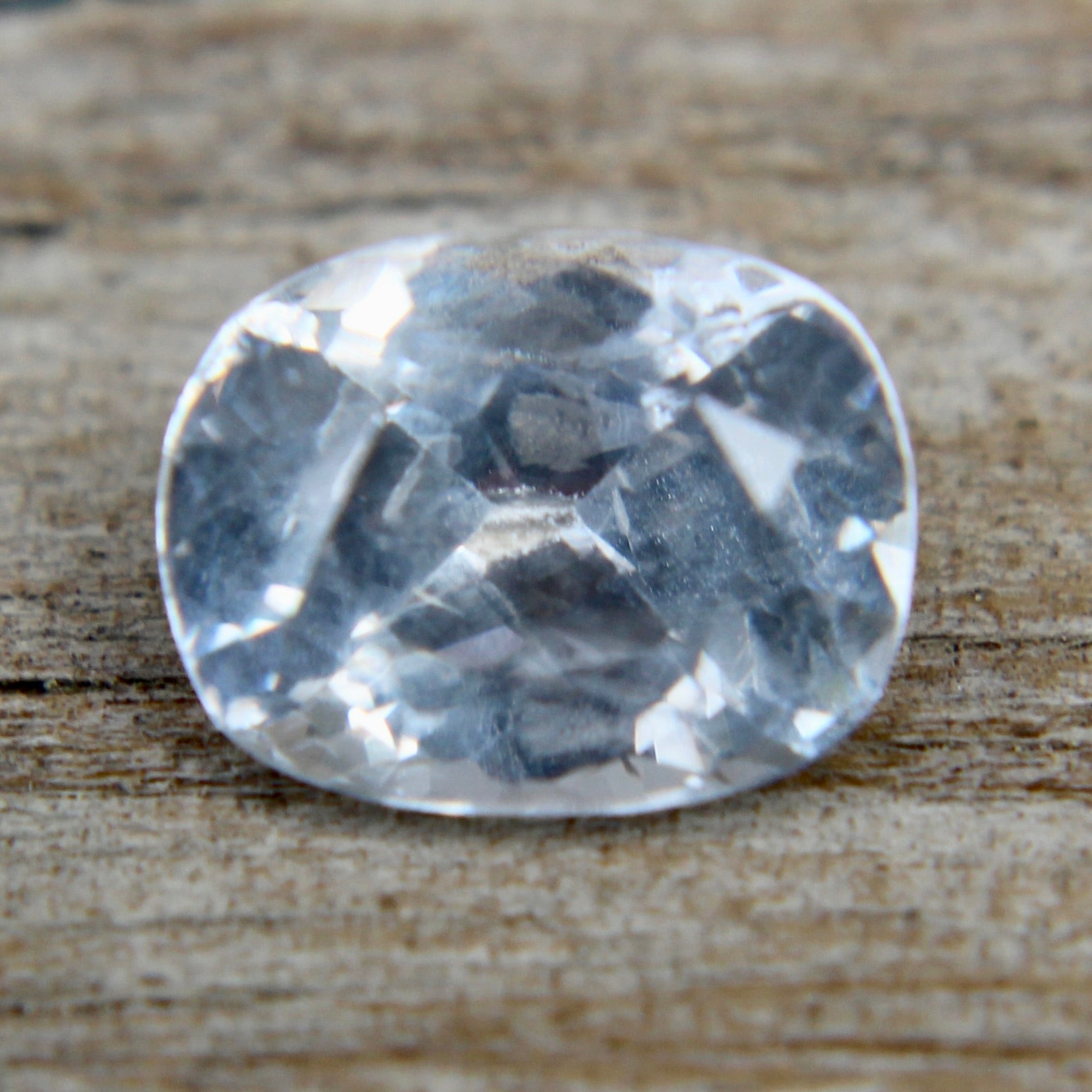 Natural Colourless Sapphire - Sapphirepal