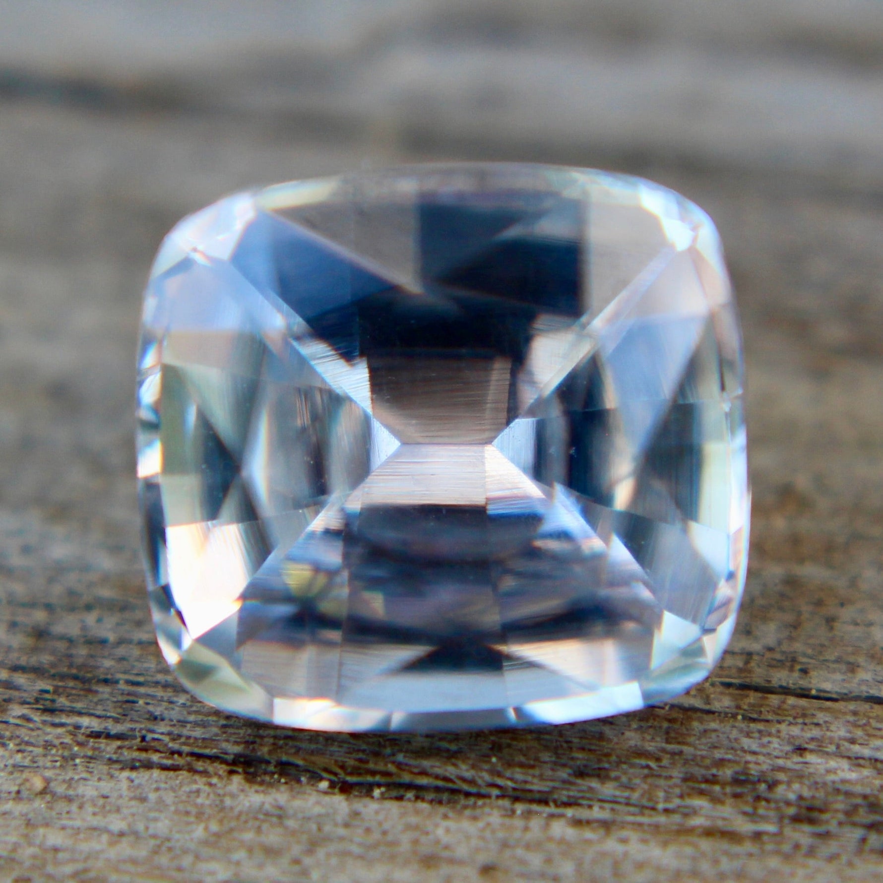 Natural Colourless Sapphire - Sapphirepal