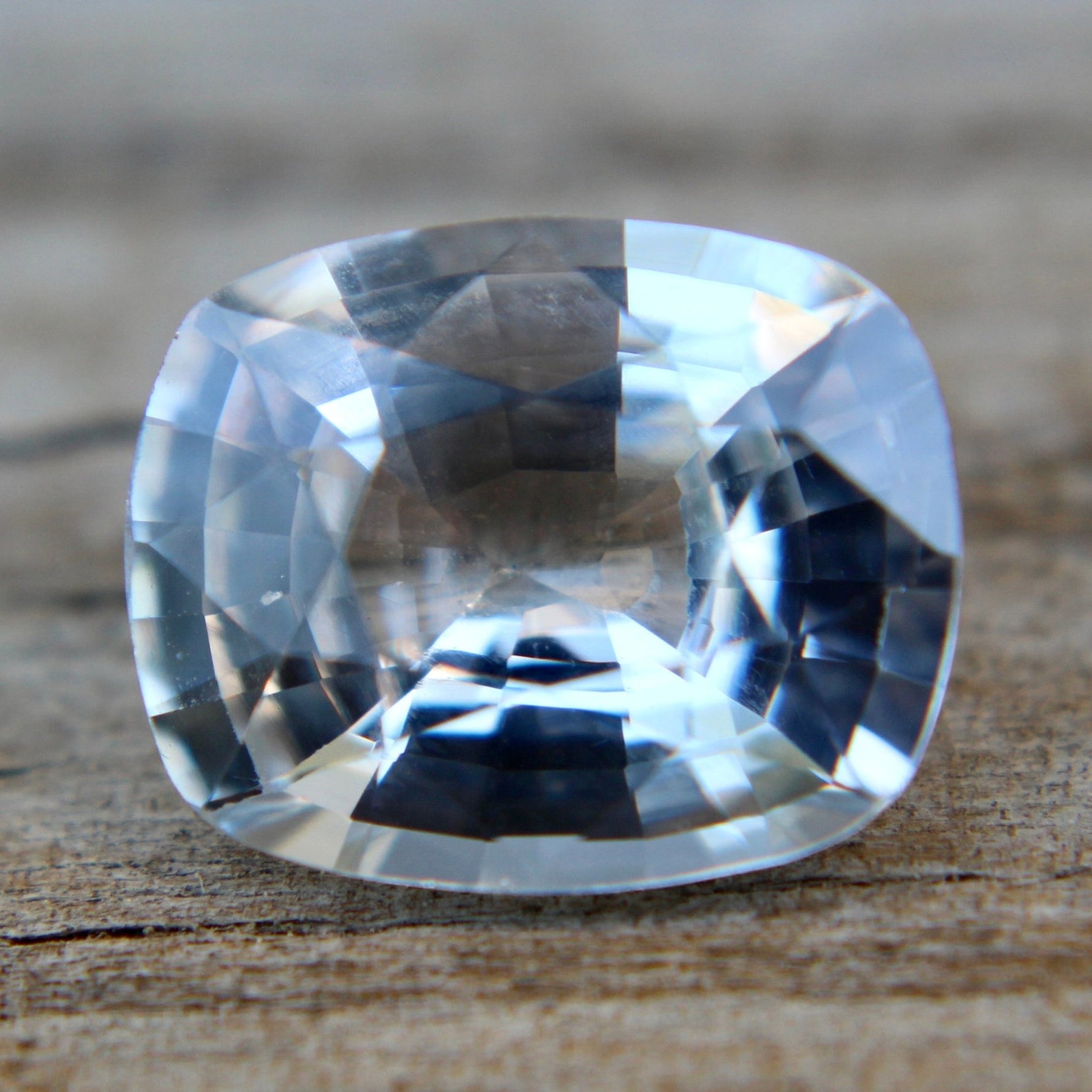 Natural Colourless Sapphire - Sapphirepal