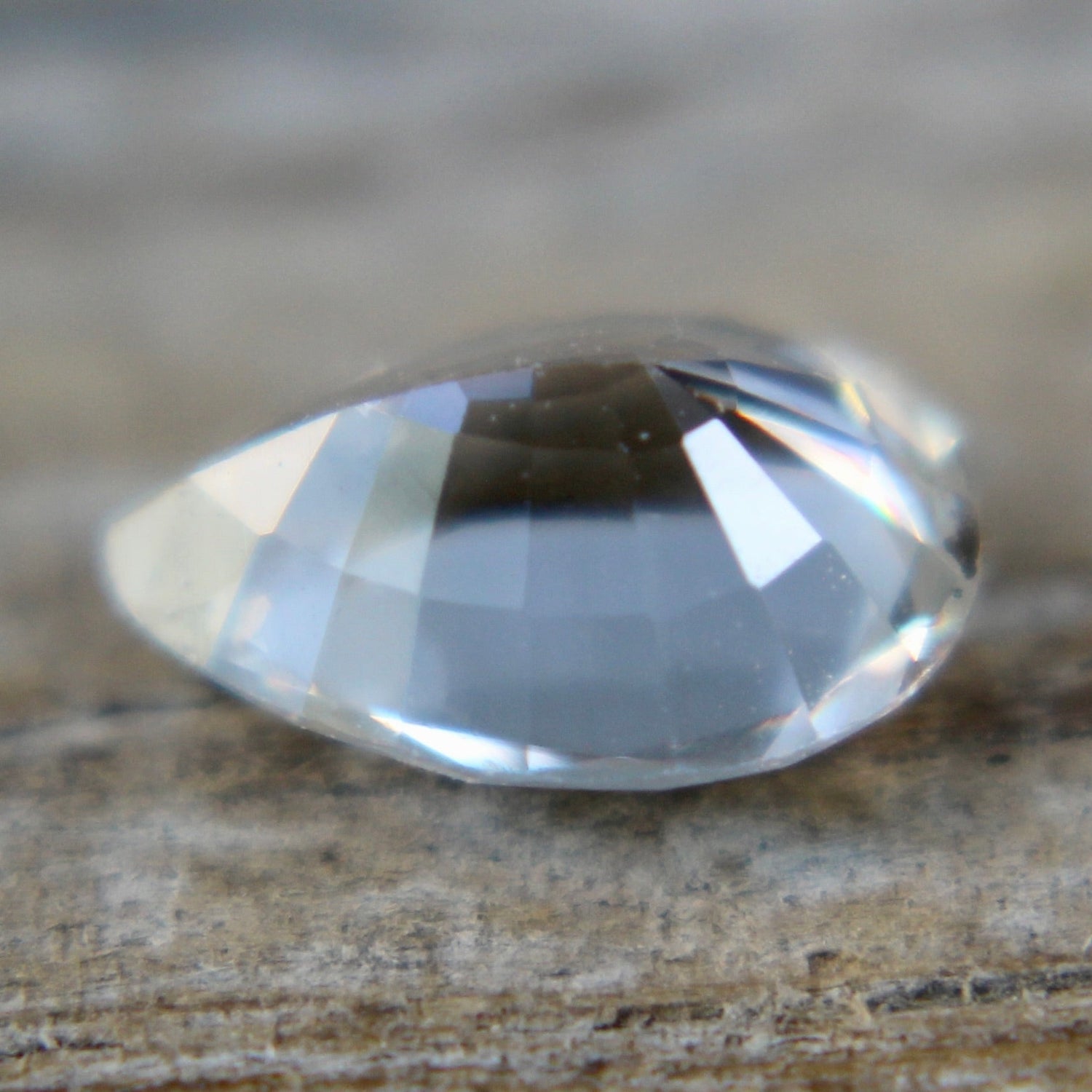 Natural Colourless Sapphire - Sapphirepal