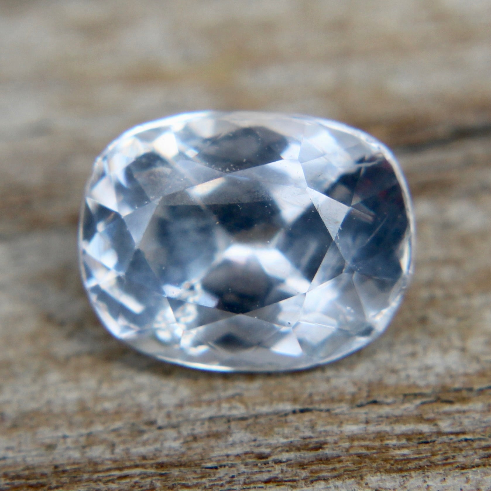 Natural Colourless Sapphire - Sapphirepal