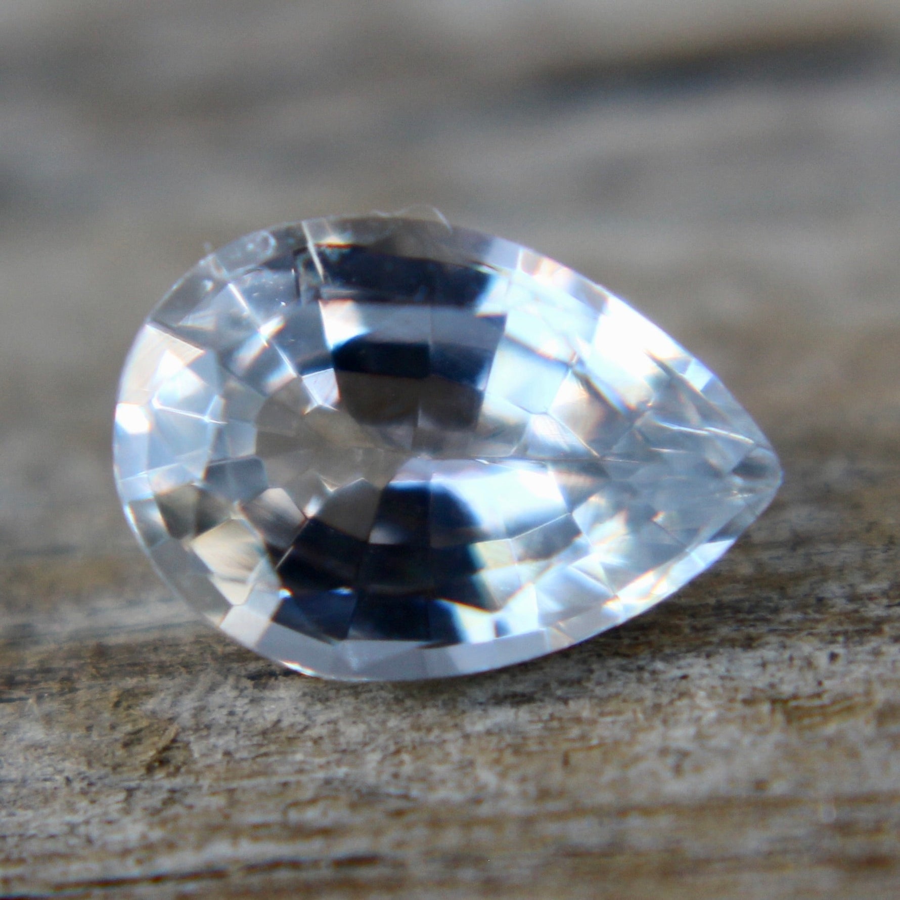 Natural Colourless Sapphire - Sapphirepal