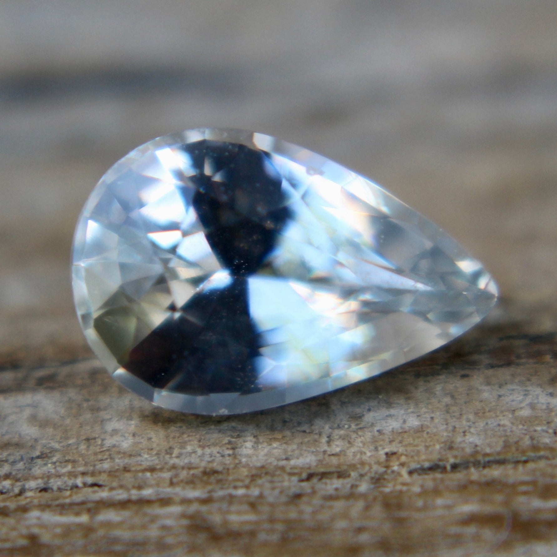 Natural Colourless Sapphire - Sapphirepal