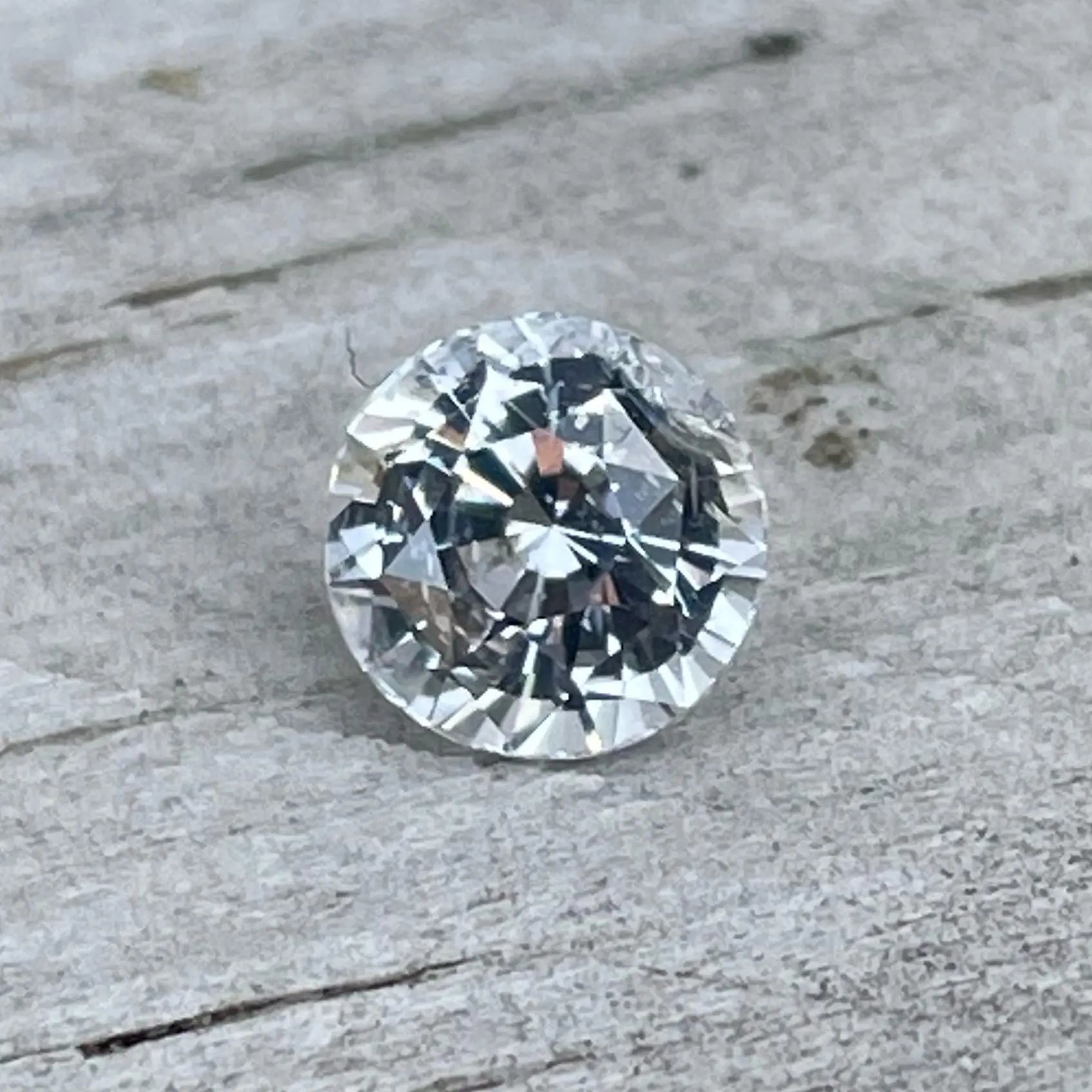 Natural Colourless Sapphire - Sapphirepal