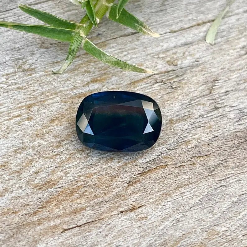 Natural Deep Blue Green Sapphire - Sapphirepal