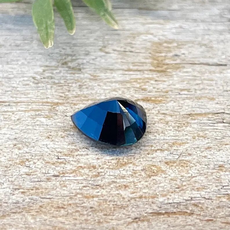 Natural Deep Blue Green Sapphire - Sapphirepal