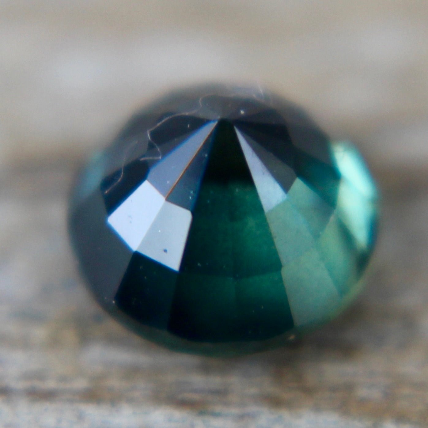 Natural Deep Green Sapphire - Sapphirepal